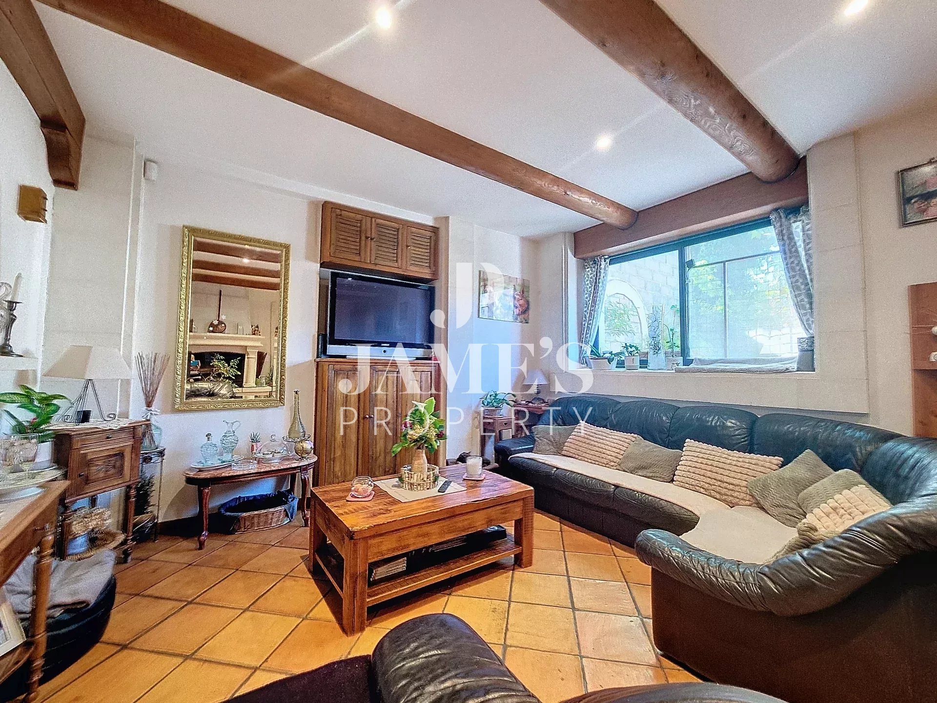 Photo 5 — JAME'S PROPERTY