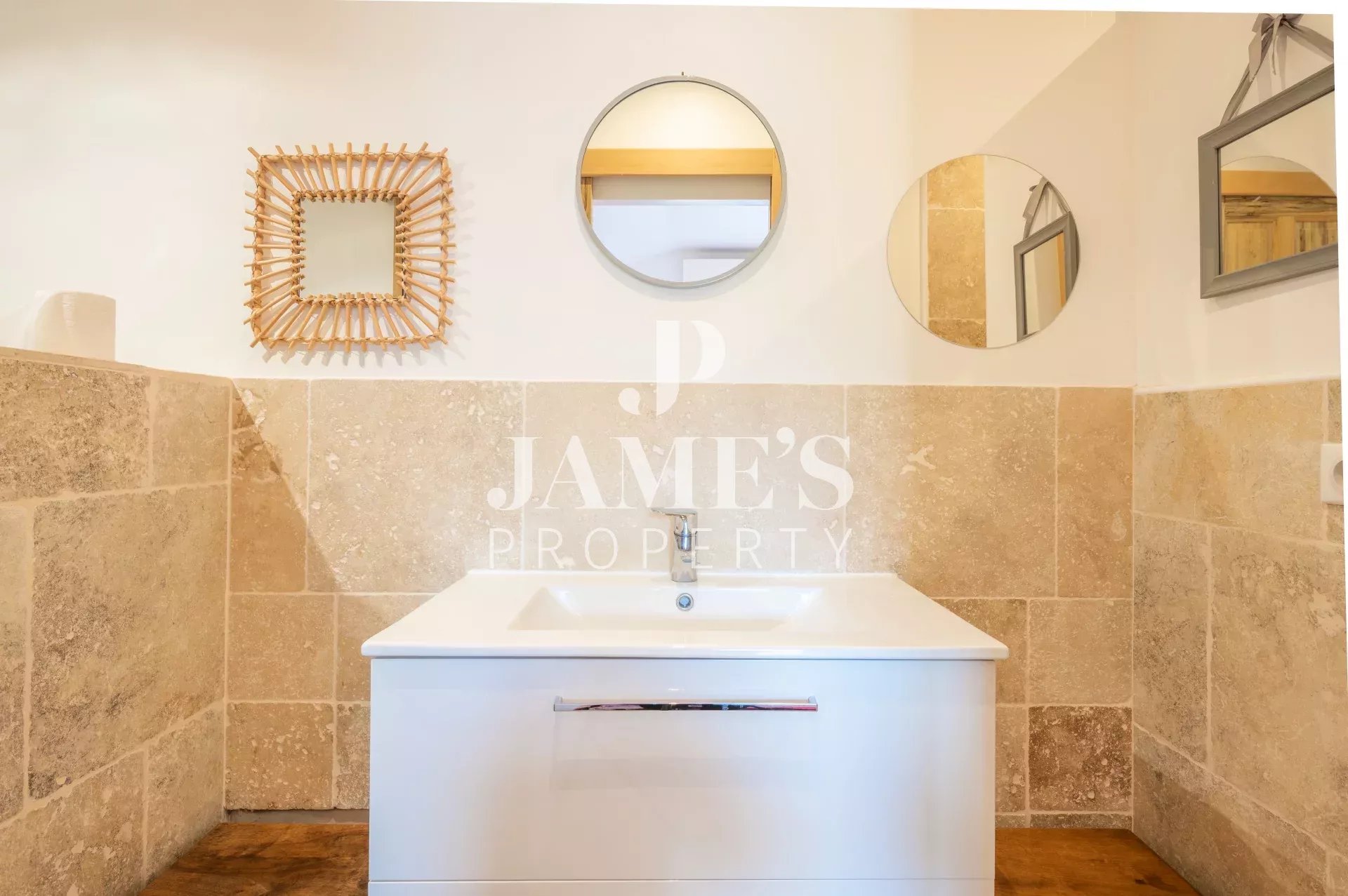 Photo 13 — JAME'S PROPERTY