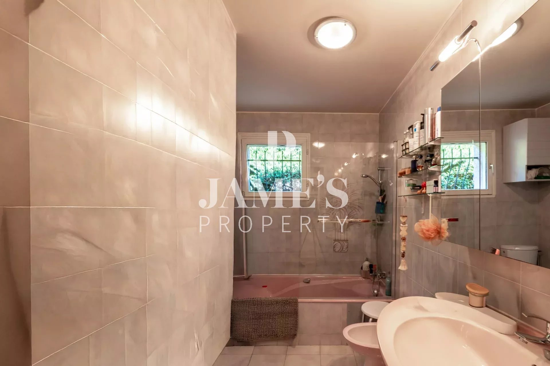 Photo 9 — JAME'S PROPERTY