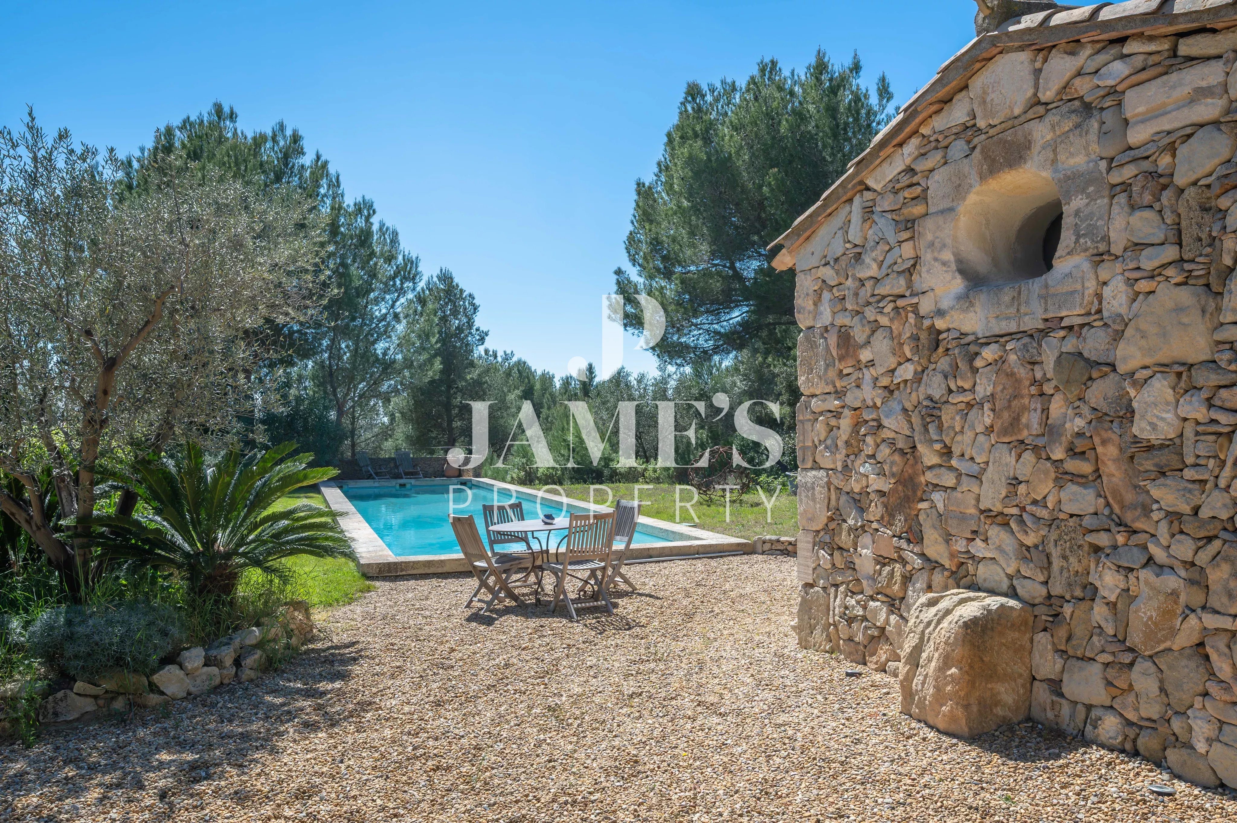 Photo 7 — JAME'S PROPERTY