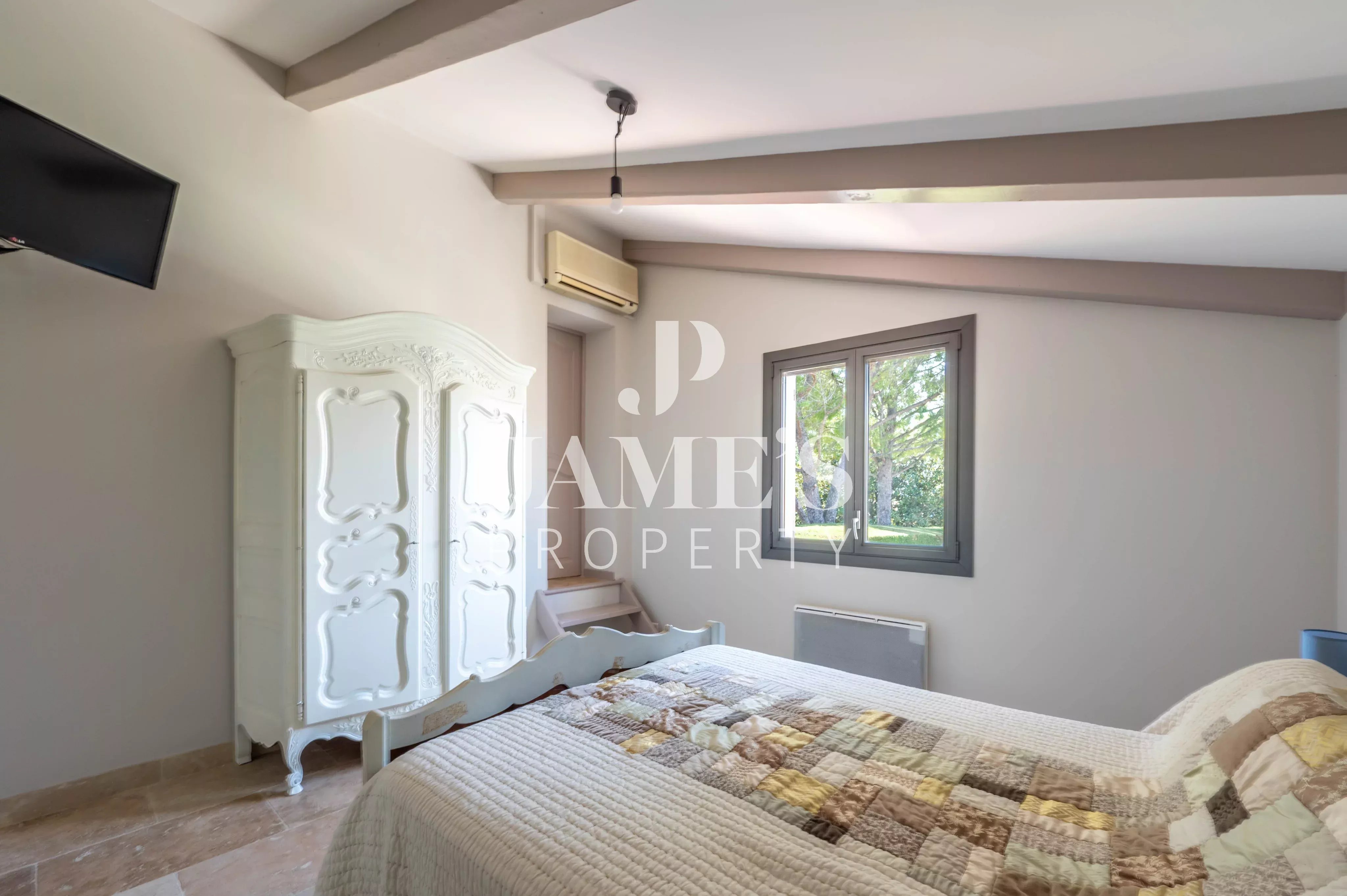 Photo 14 — JAME'S PROPERTY
