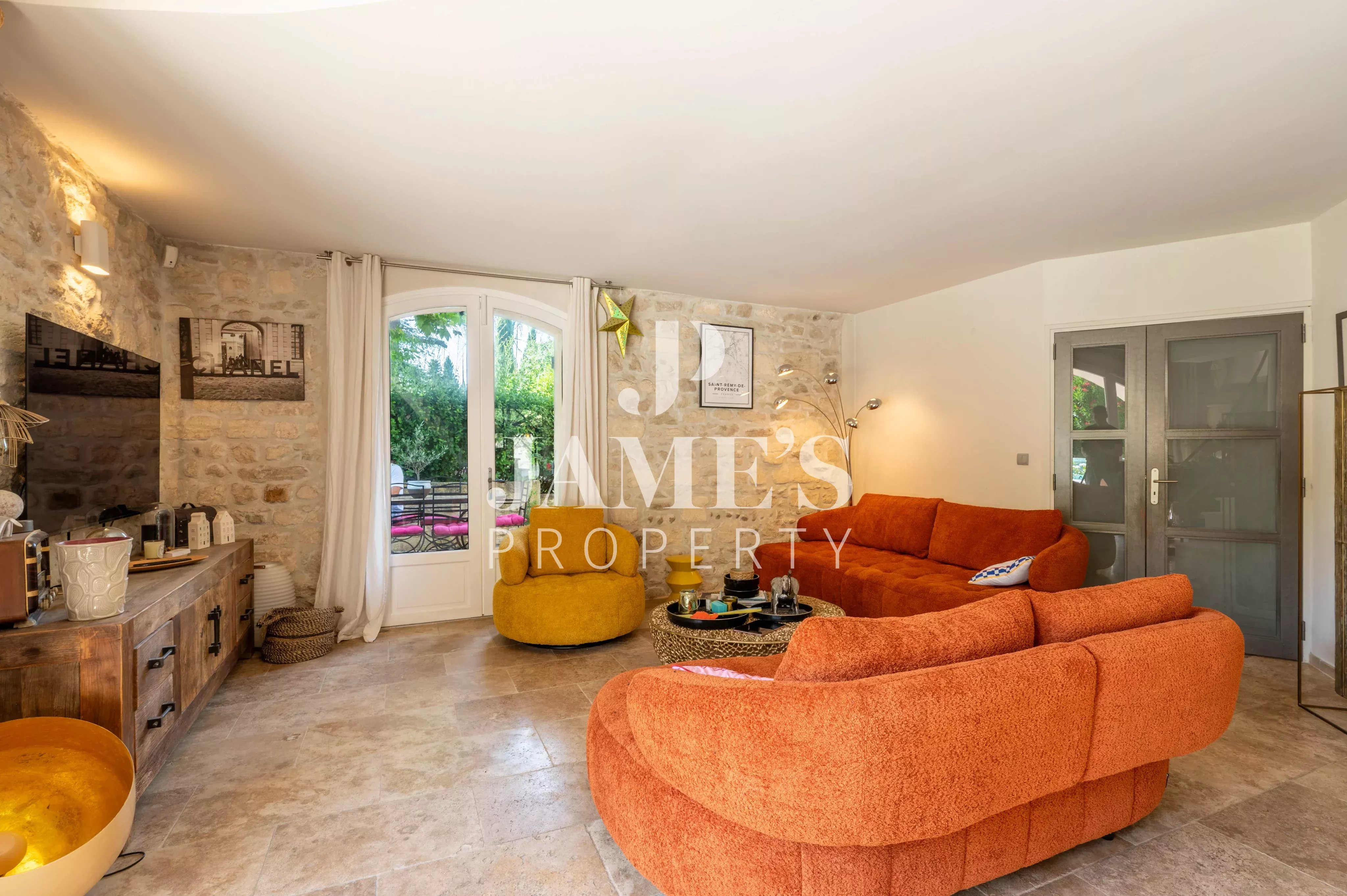 Photo 9 — JAME'S PROPERTY