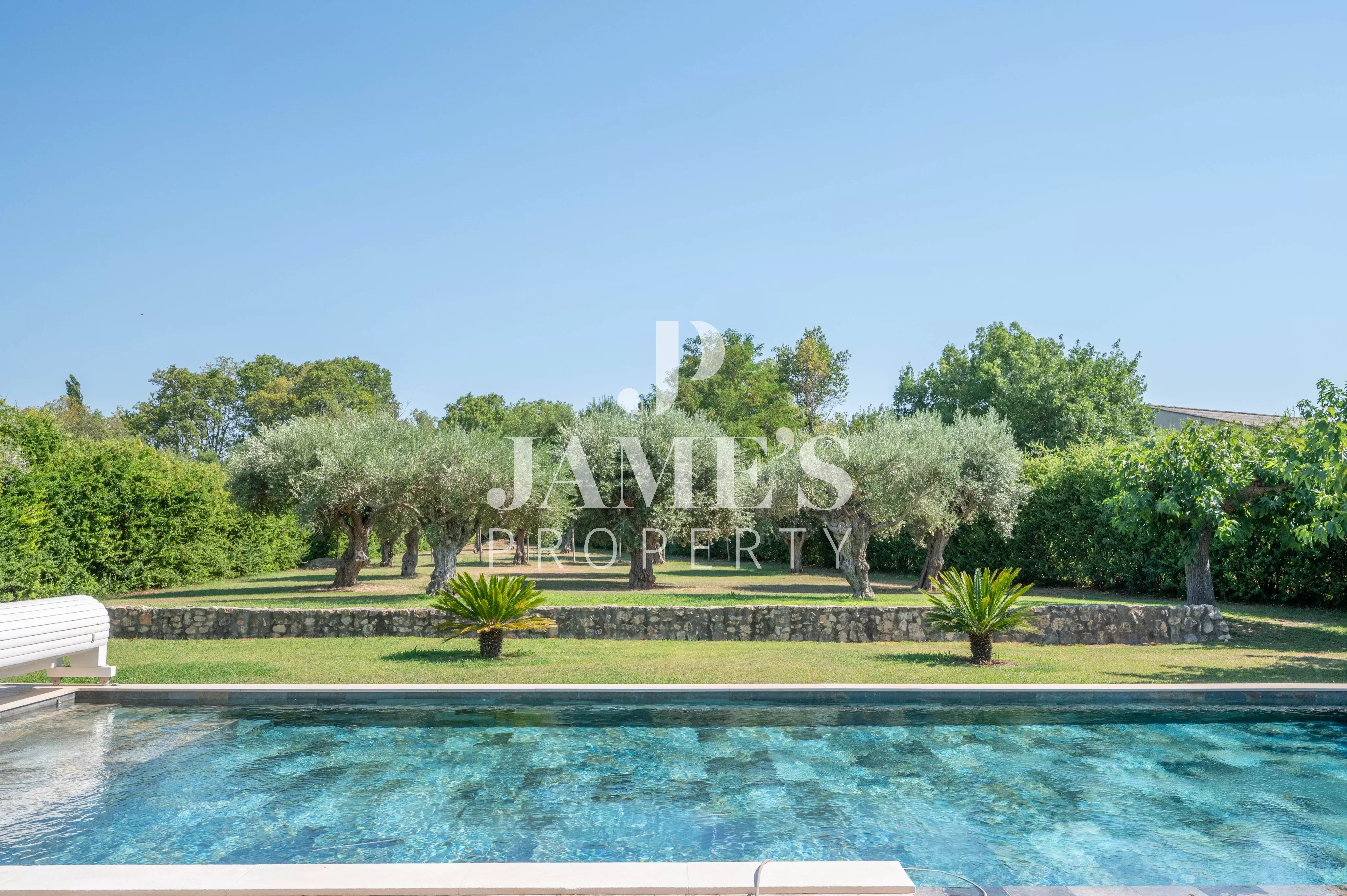 Photo 4 — JAME'S PROPERTY