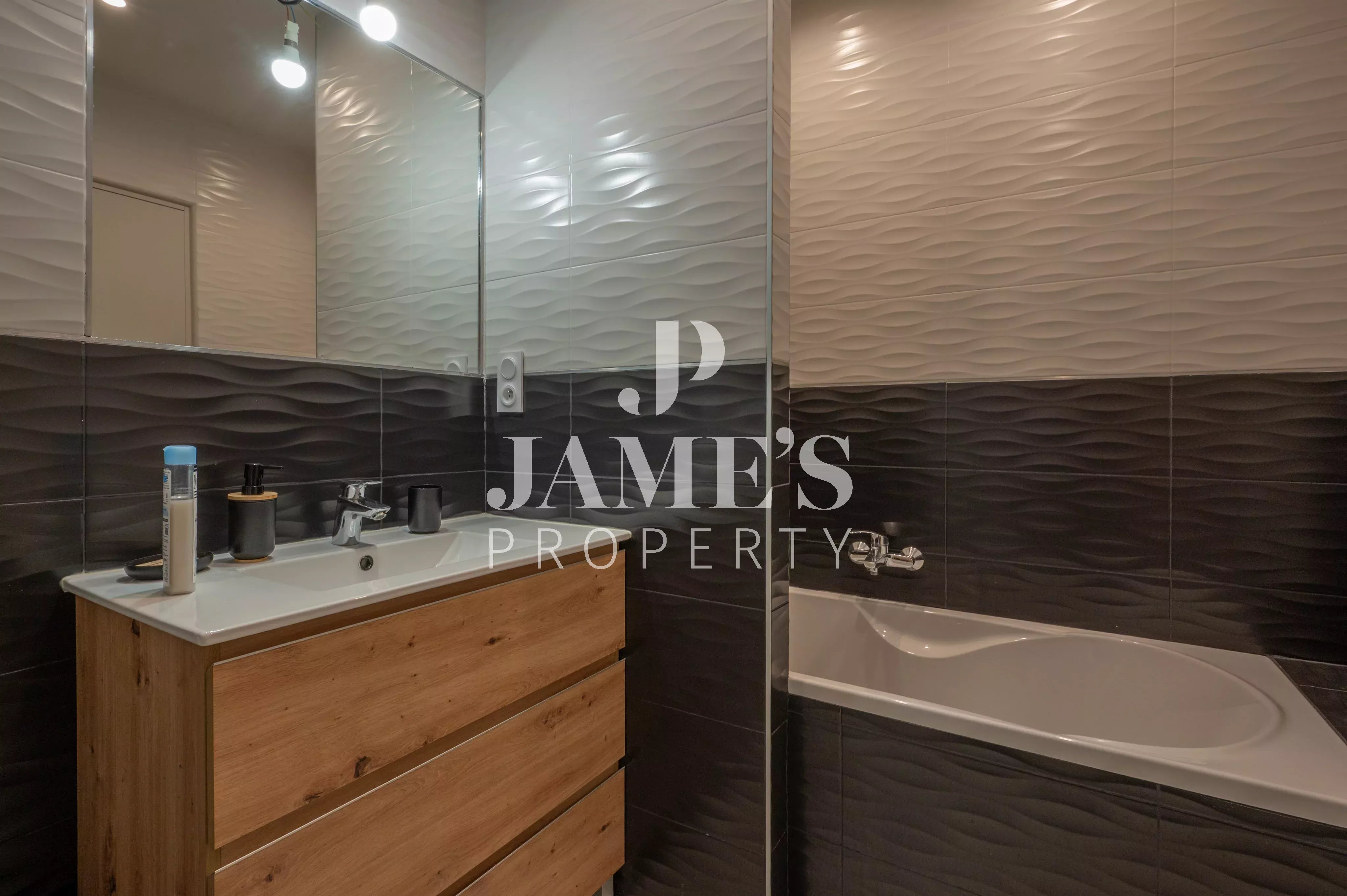 Photo 10 — JAME'S PROPERTY