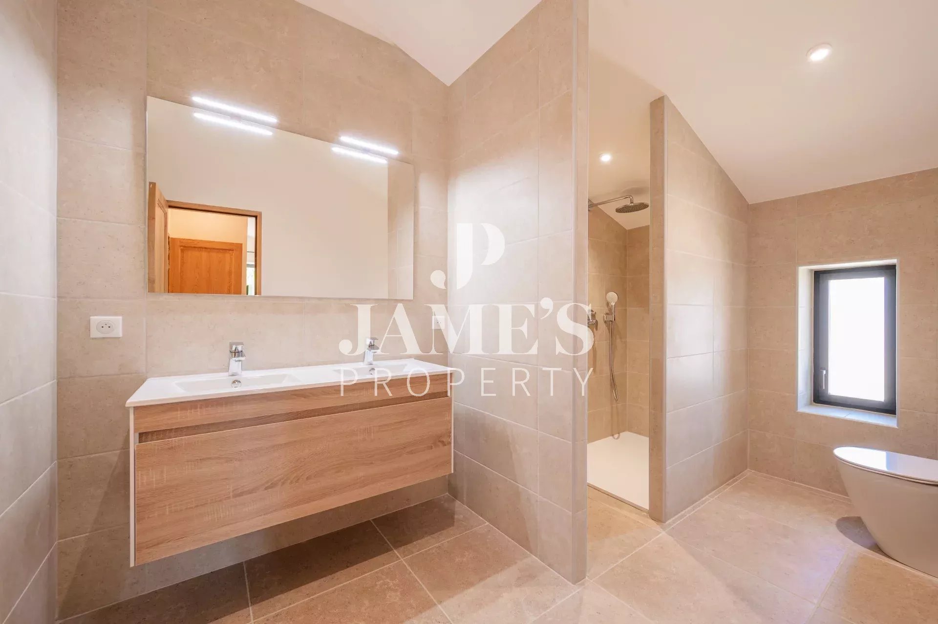 Photo 24 — JAME'S PROPERTY