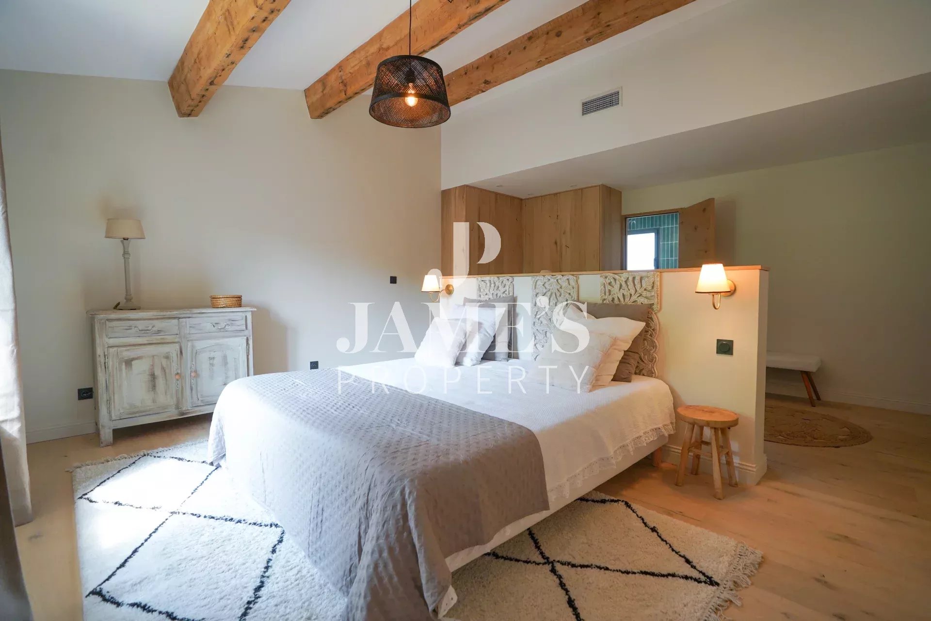 Photo 11 — JAME'S PROPERTY