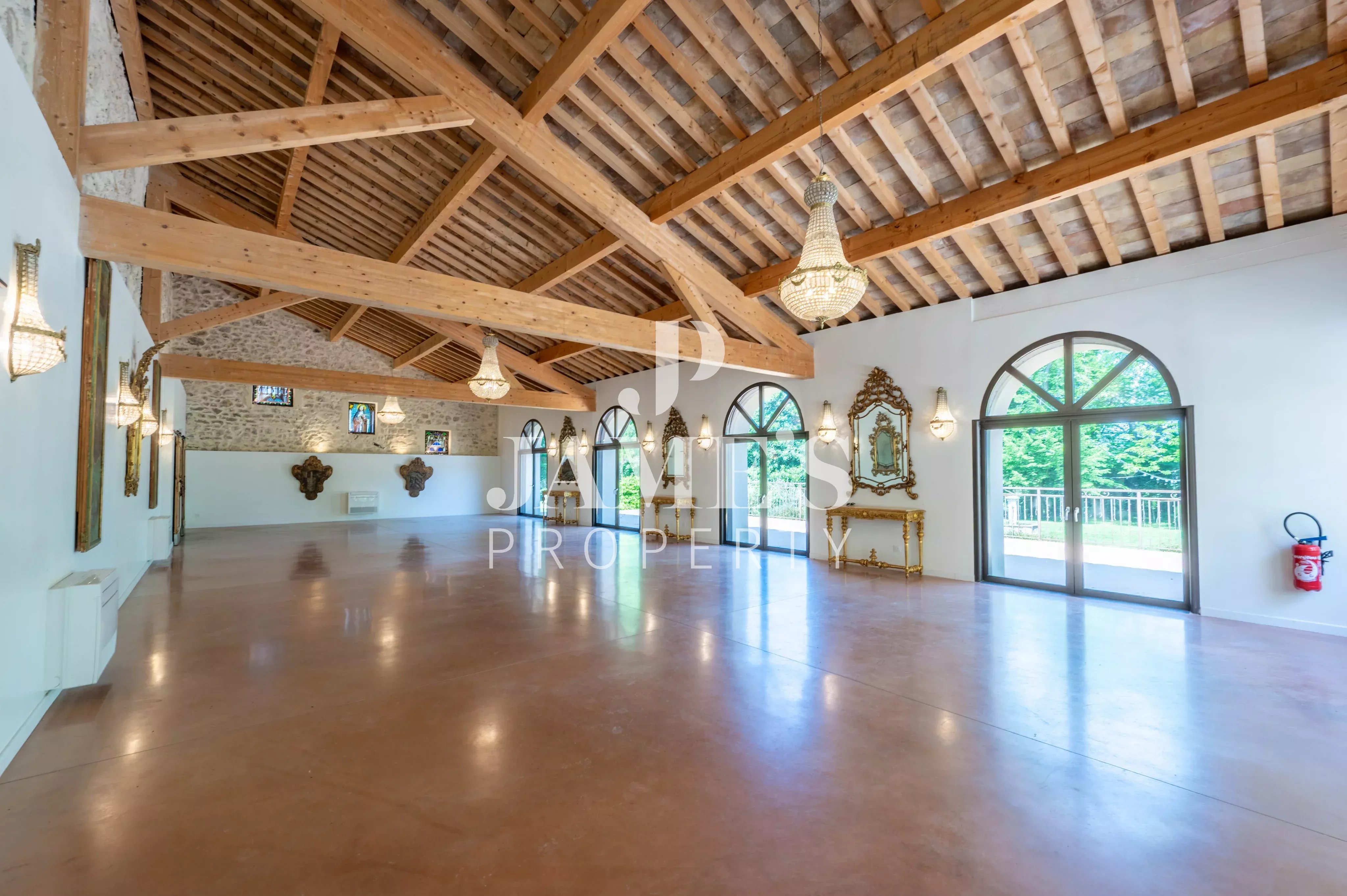 Photo 6 — JAME'S PROPERTY