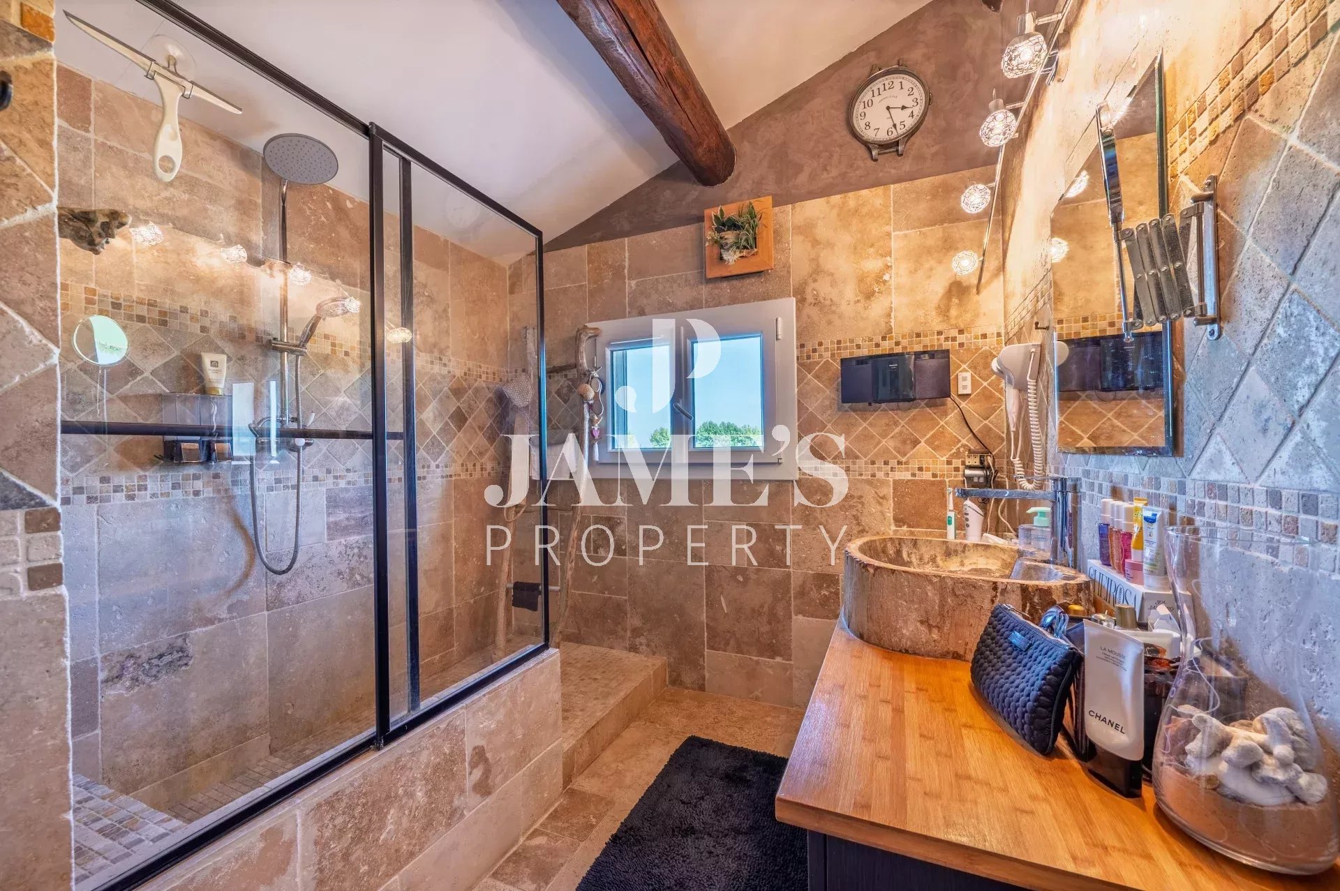 Photo 7 — JAME'S PROPERTY