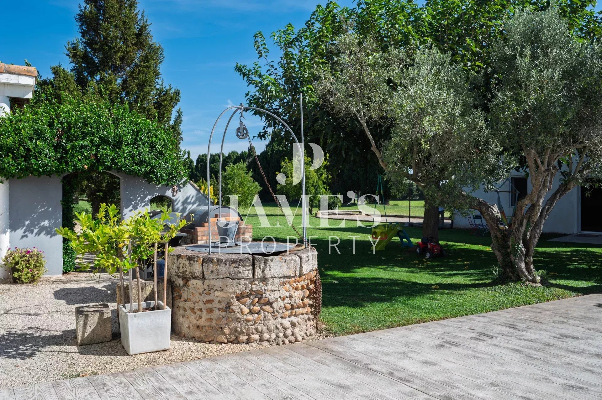 Photo 9 — JAME'S PROPERTY