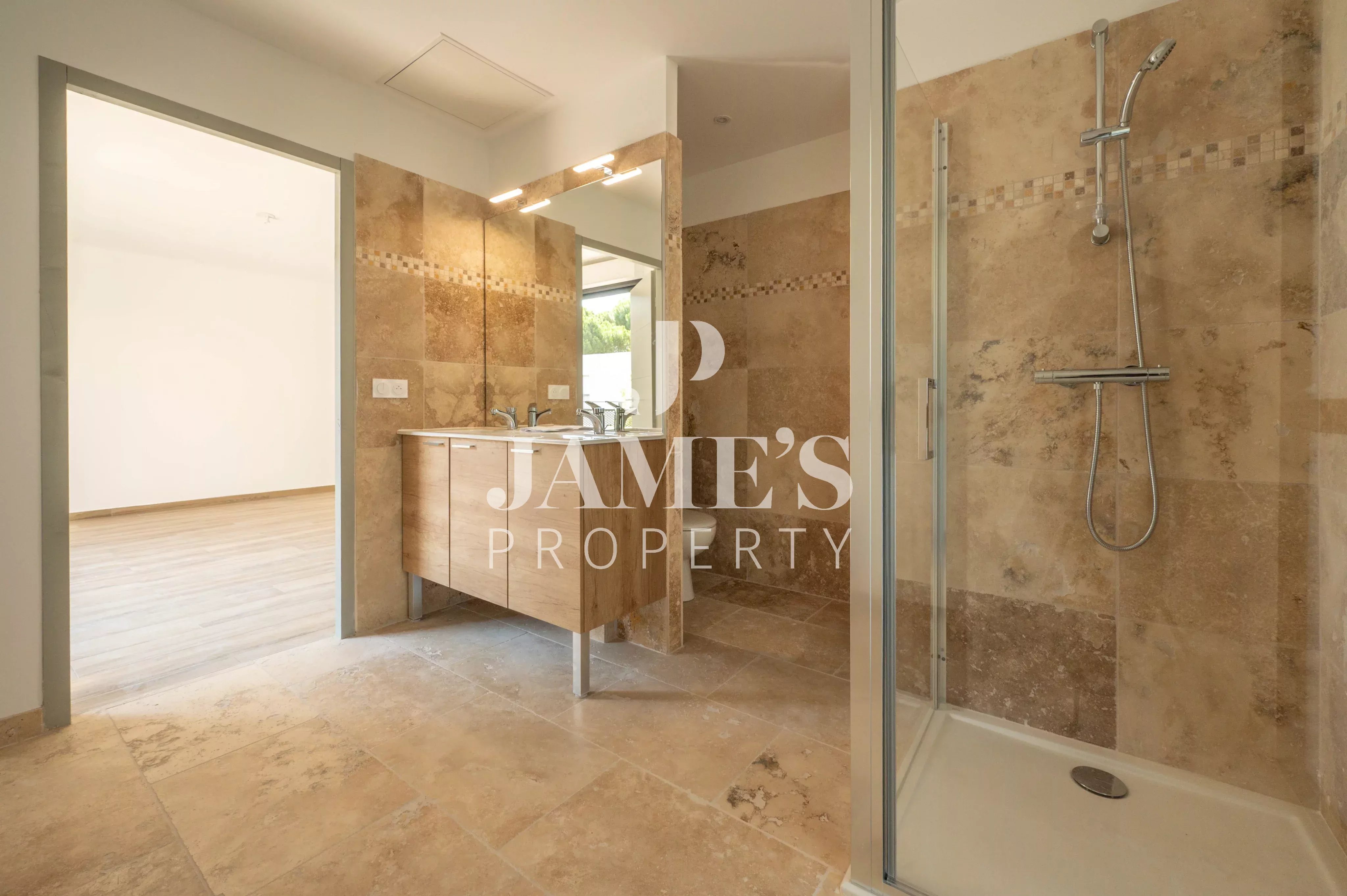 Photo 14 — JAME'S PROPERTY