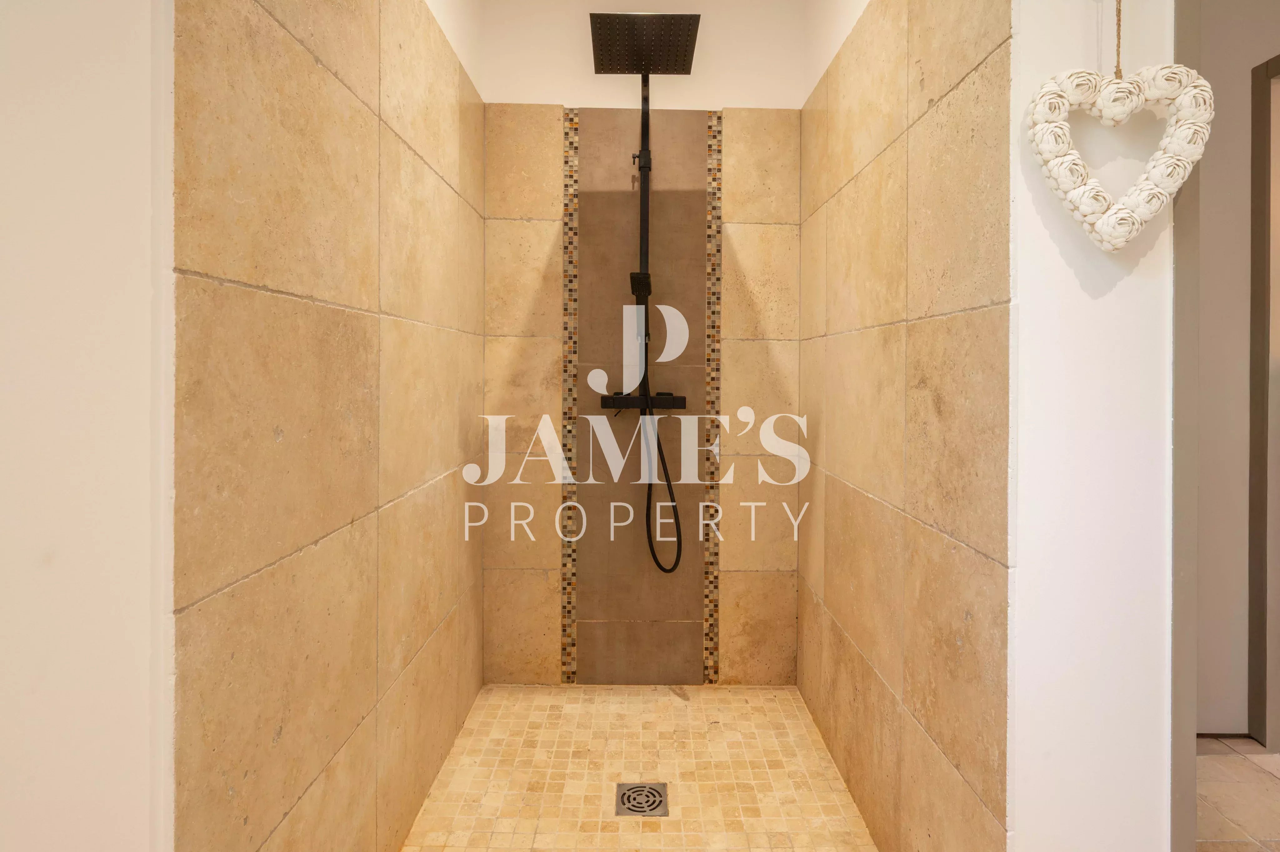 Photo 15 — JAME'S PROPERTY