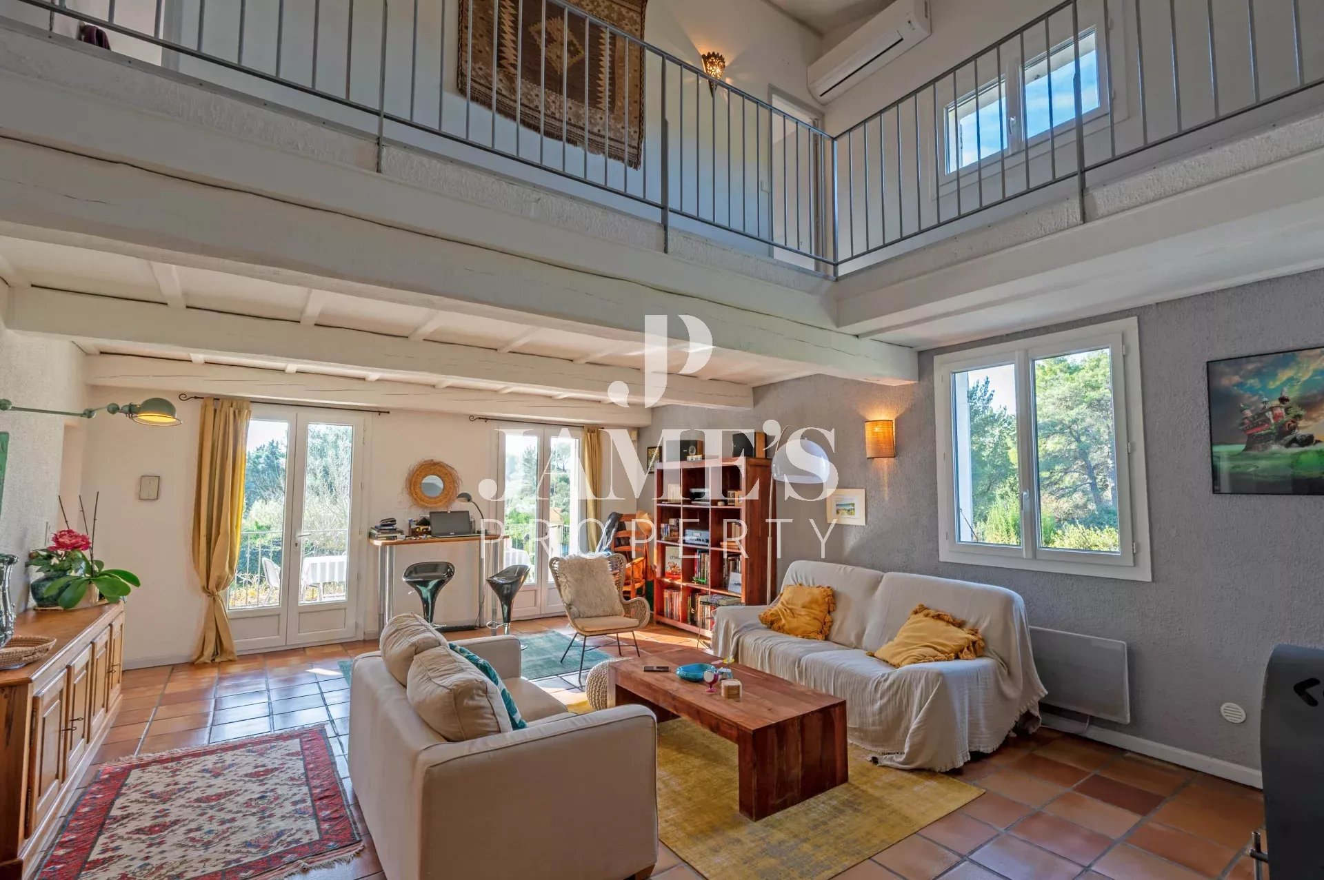 Photo 4 — JAME'S PROPERTY
