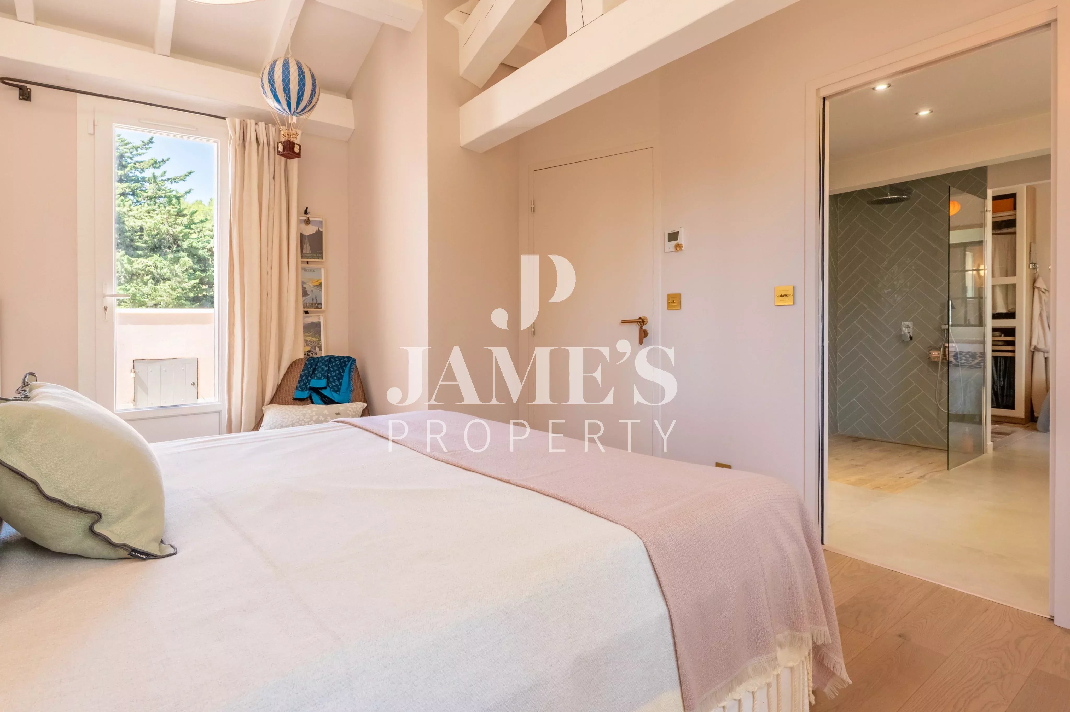 Photo 14 — JAME'S PROPERTY
