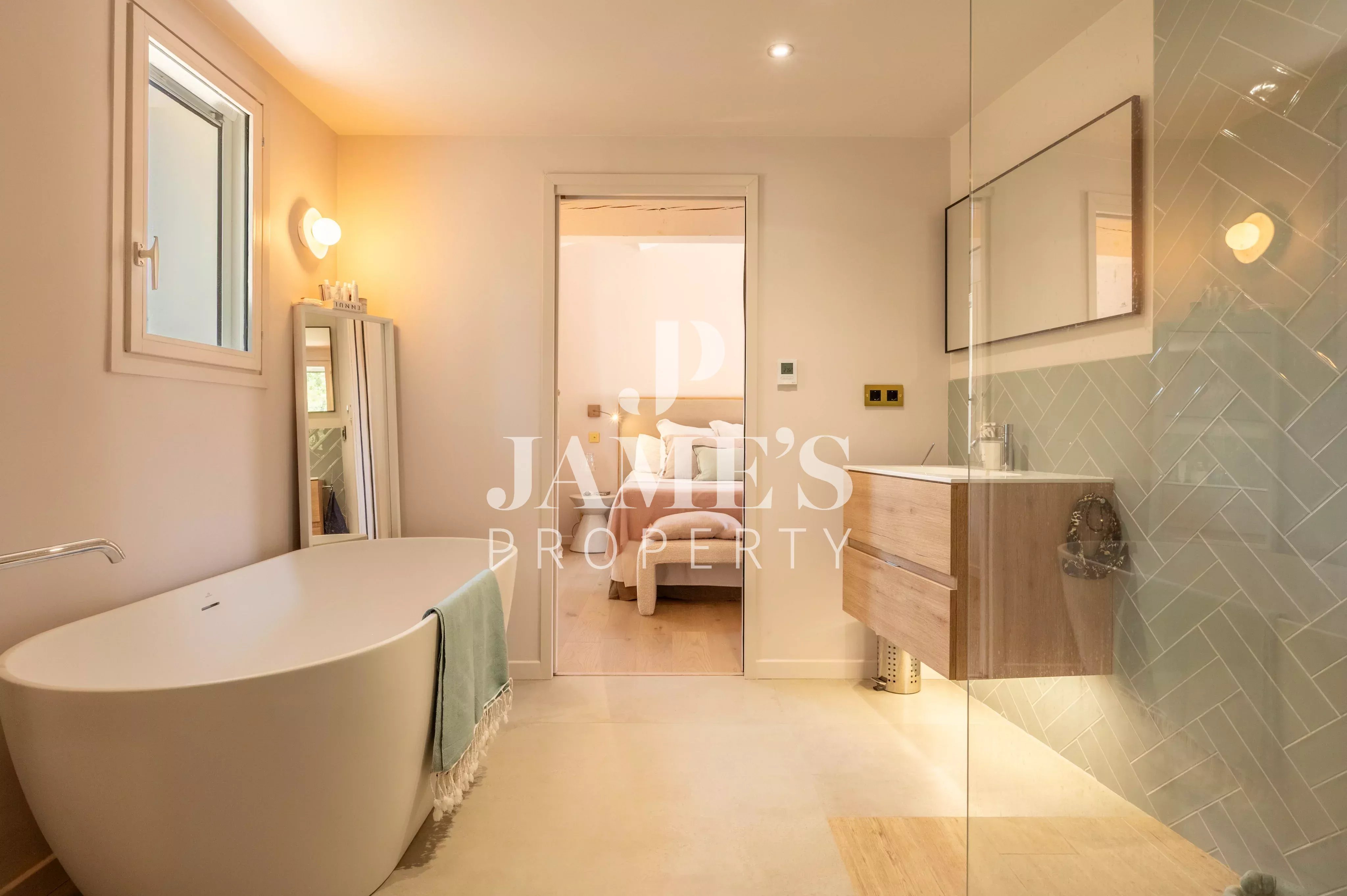 Photo 10 — JAME'S PROPERTY