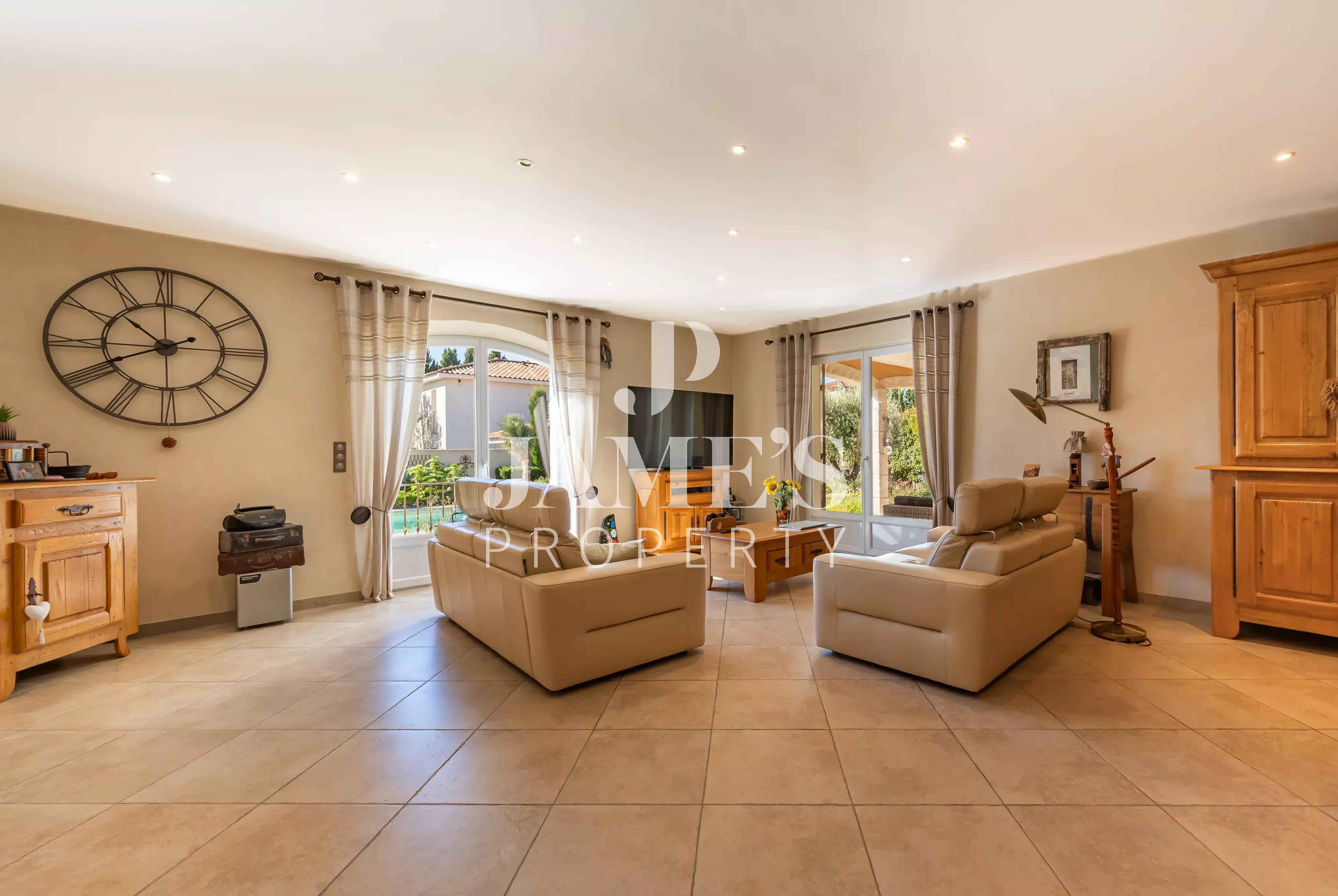Photo 10 — JAME'S PROPERTY