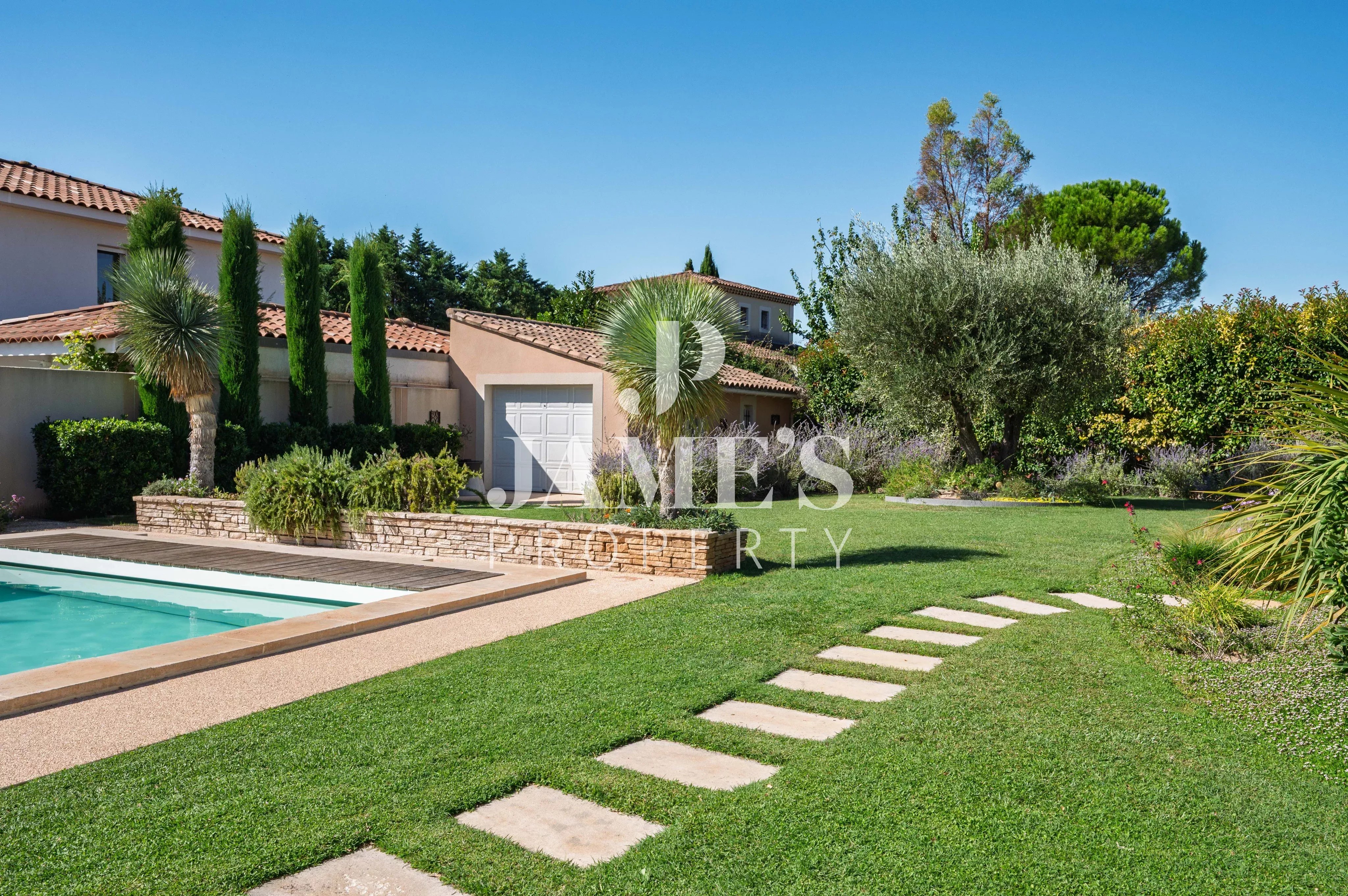 Photo 6 — JAME'S PROPERTY