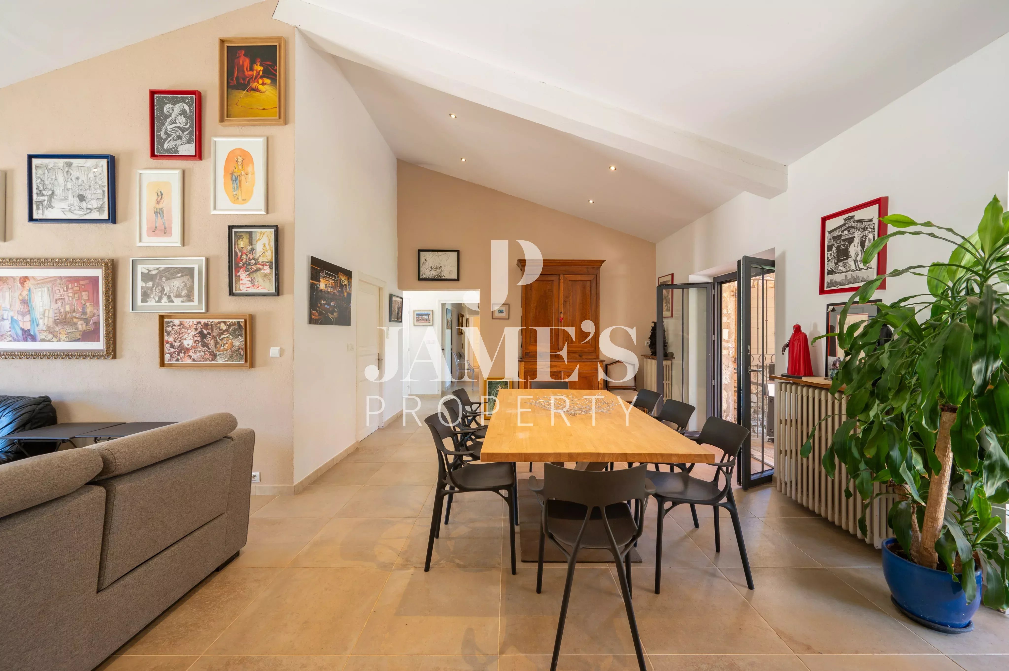 Photo 6 — JAME'S PROPERTY