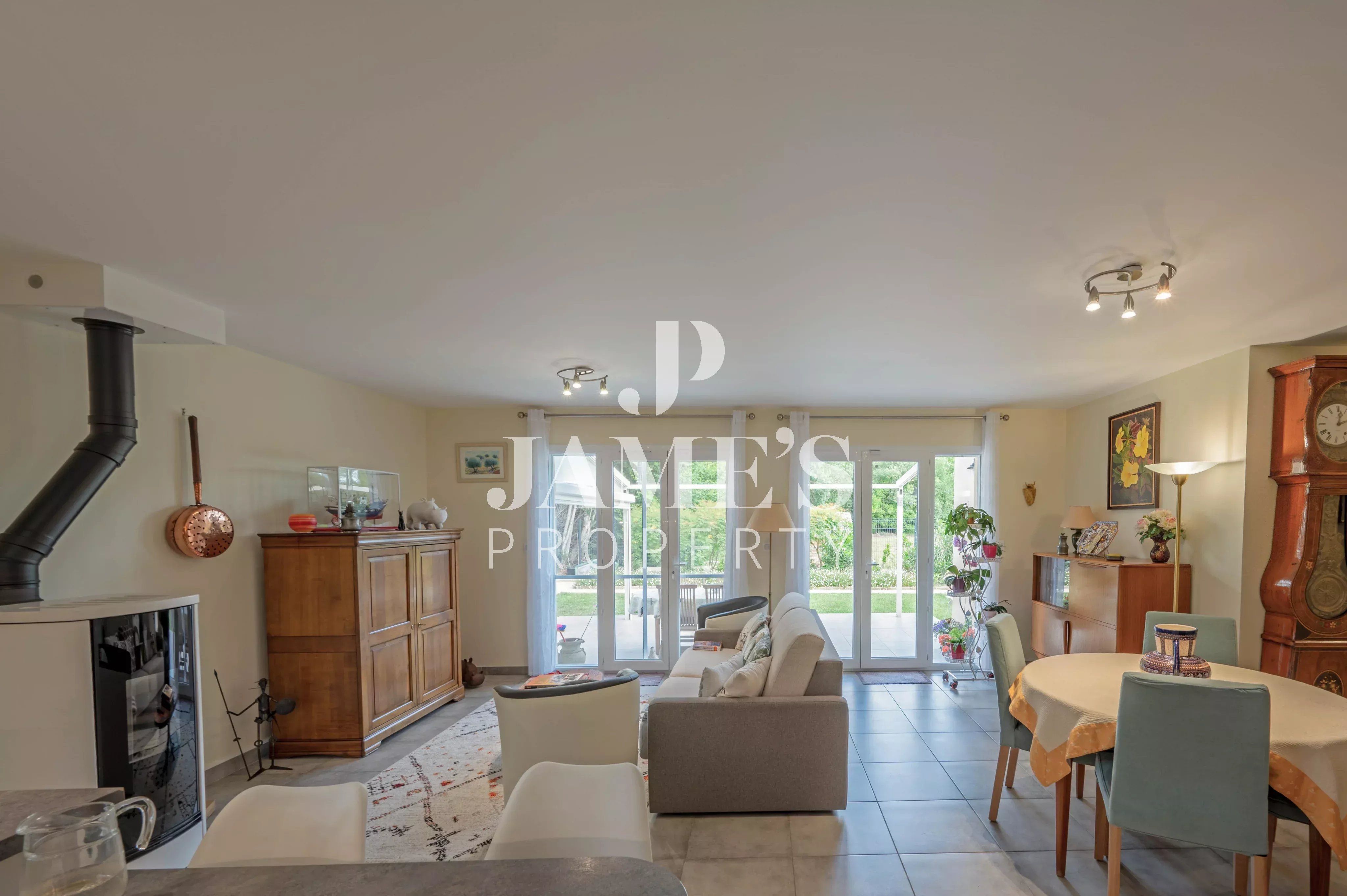 Photo 4 — JAME'S PROPERTY