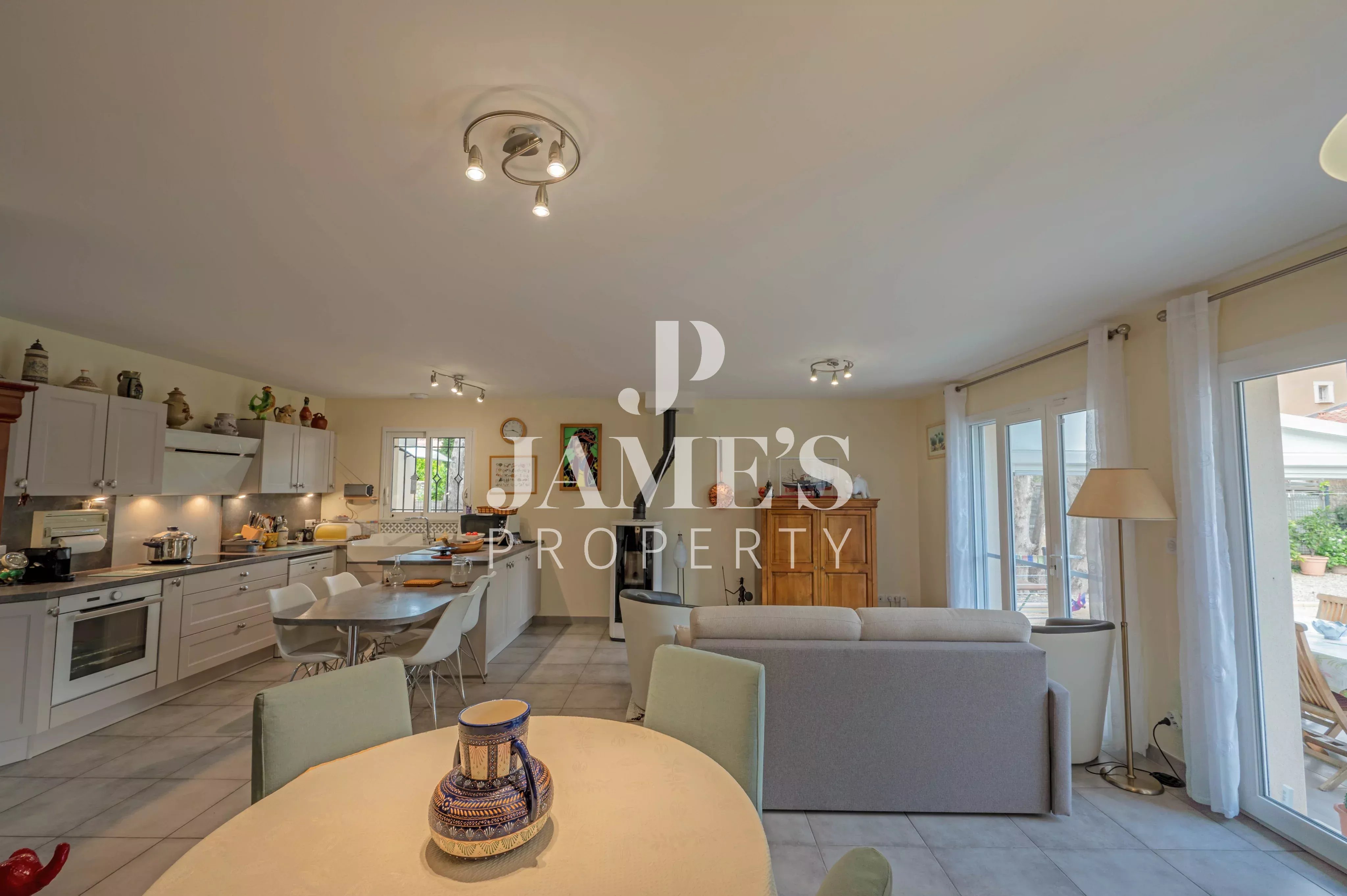 Photo 3 — JAME'S PROPERTY