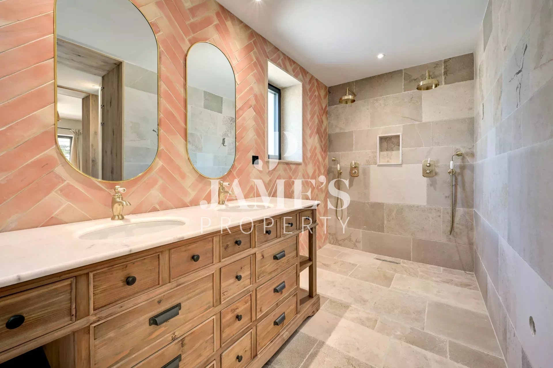 Photo 12 — JAME'S PROPERTY
