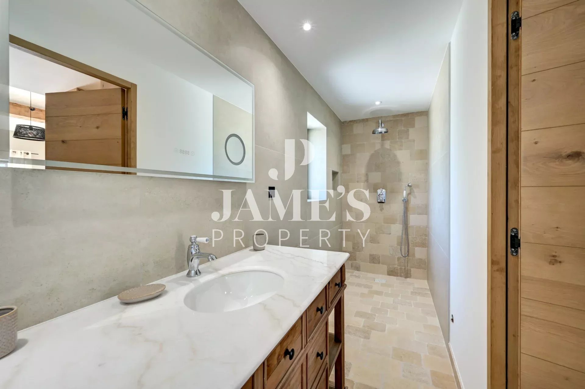 Photo 15 — JAME'S PROPERTY