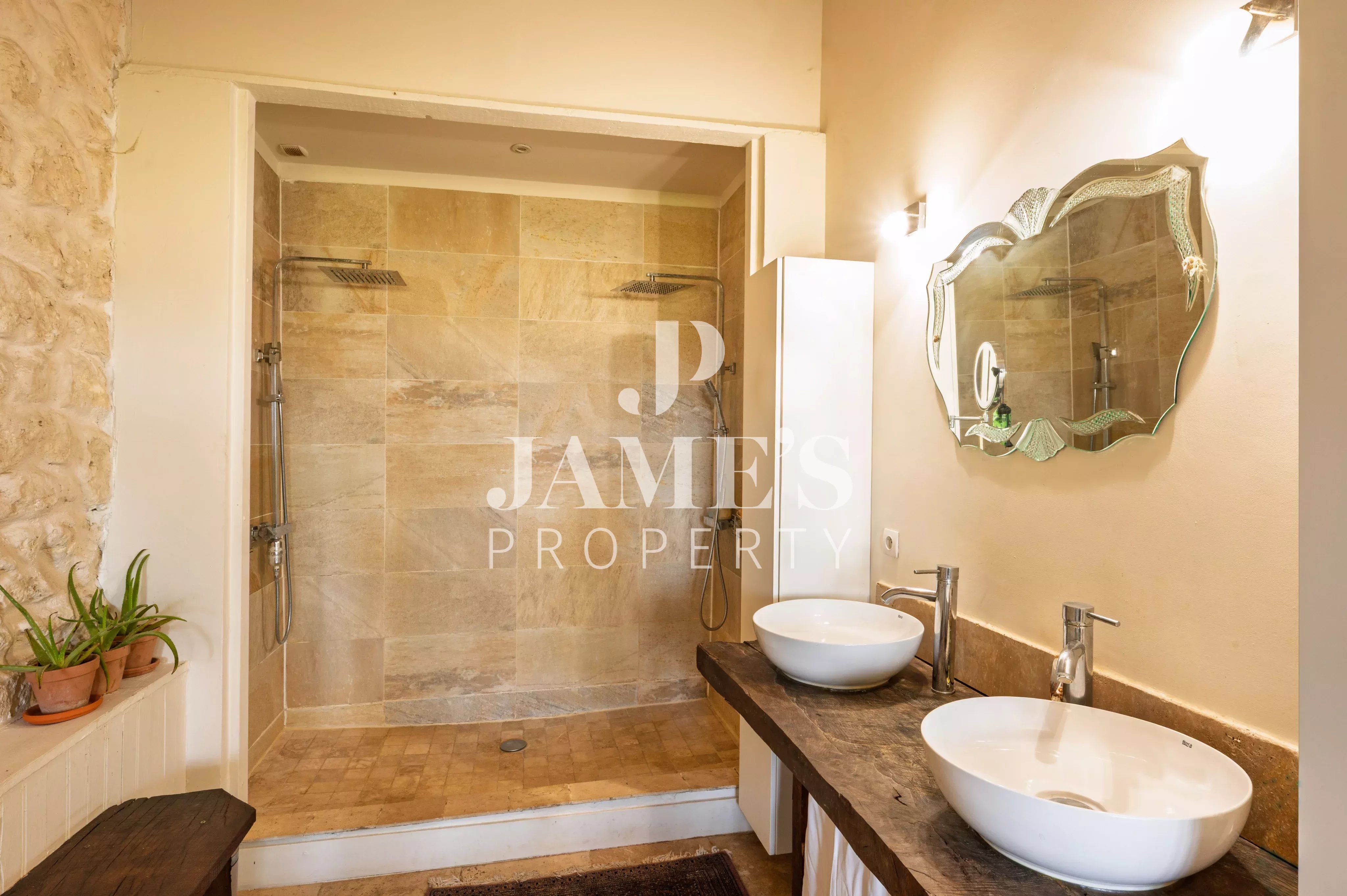 Photo 19 — JAME'S PROPERTY