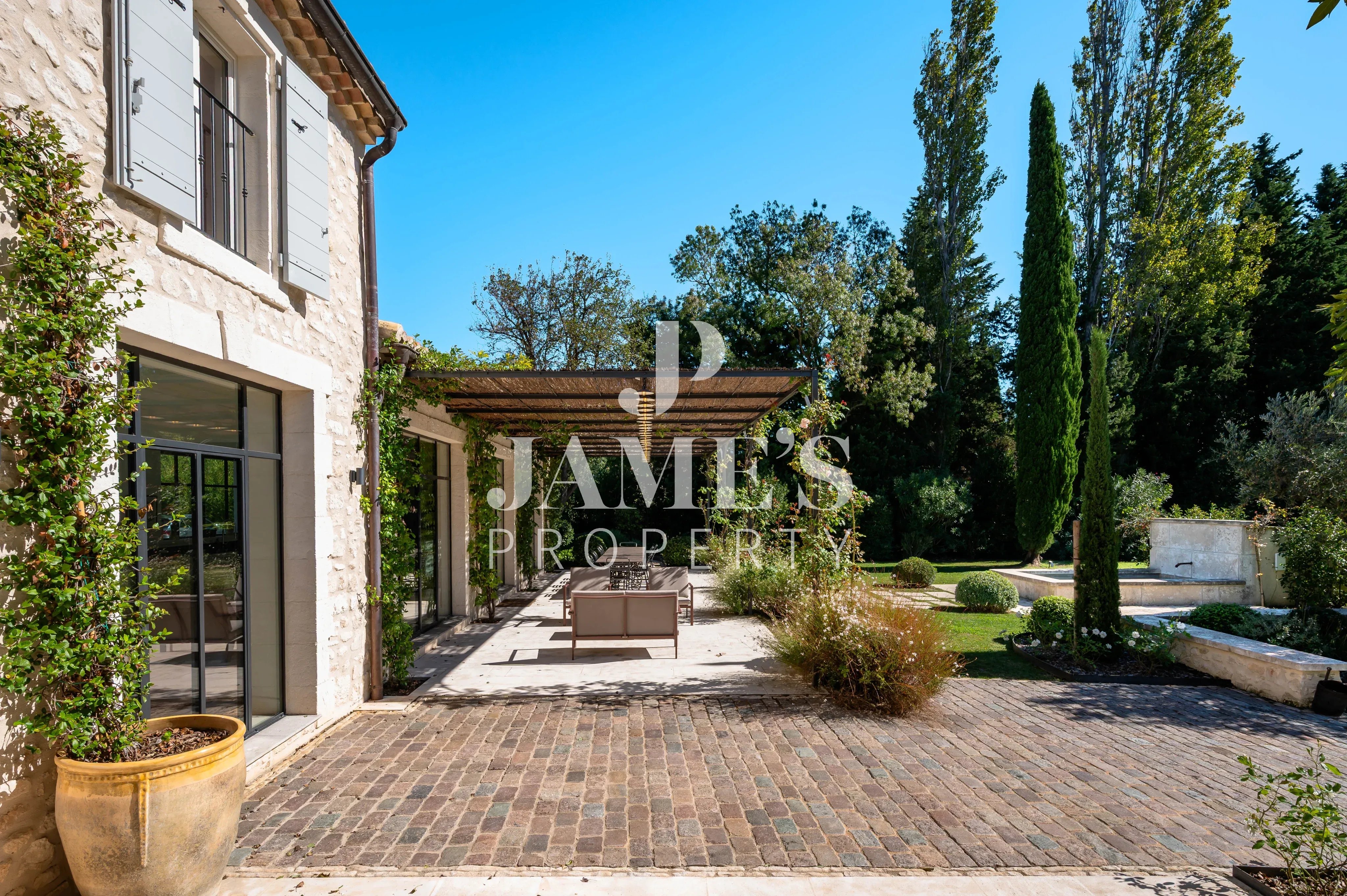 Photo 5 — JAME'S PROPERTY