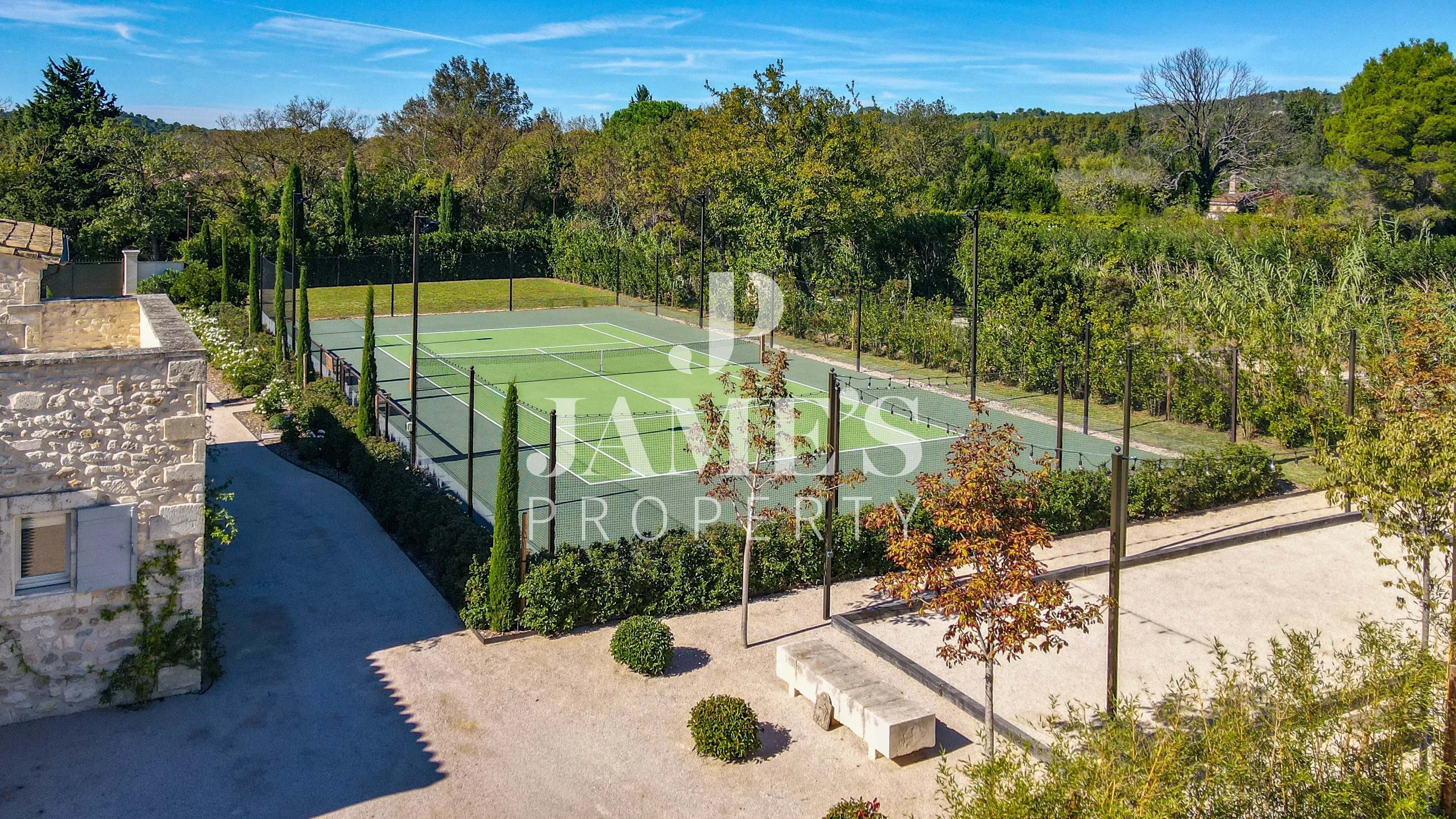 Photo 4 — JAME'S PROPERTY