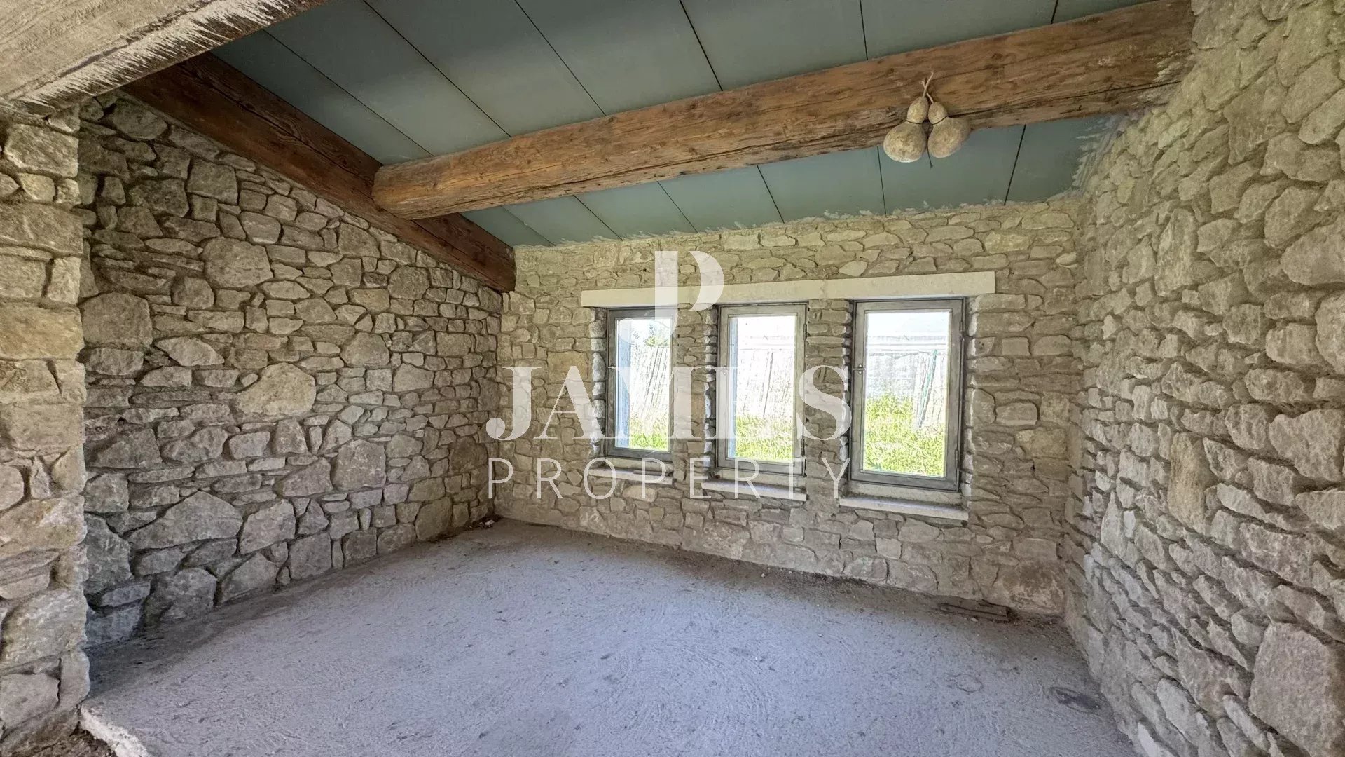 Photo 5 — JAME'S PROPERTY