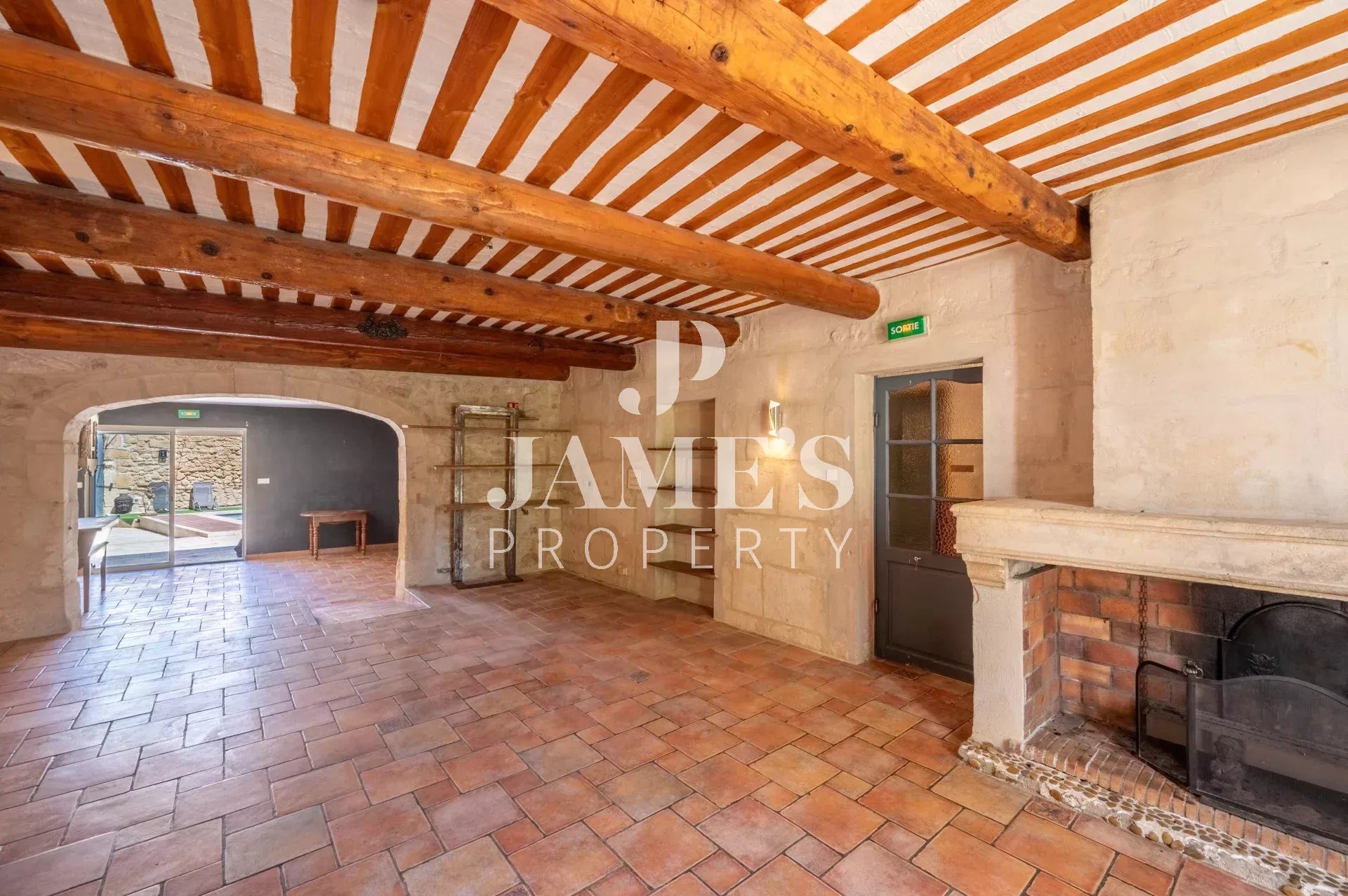 Photo 4 — JAME'S PROPERTY