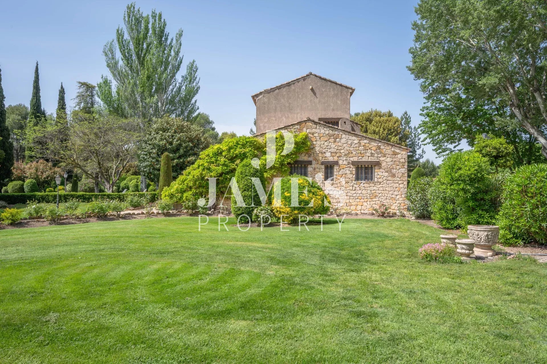 Photo 12 — JAME'S PROPERTY