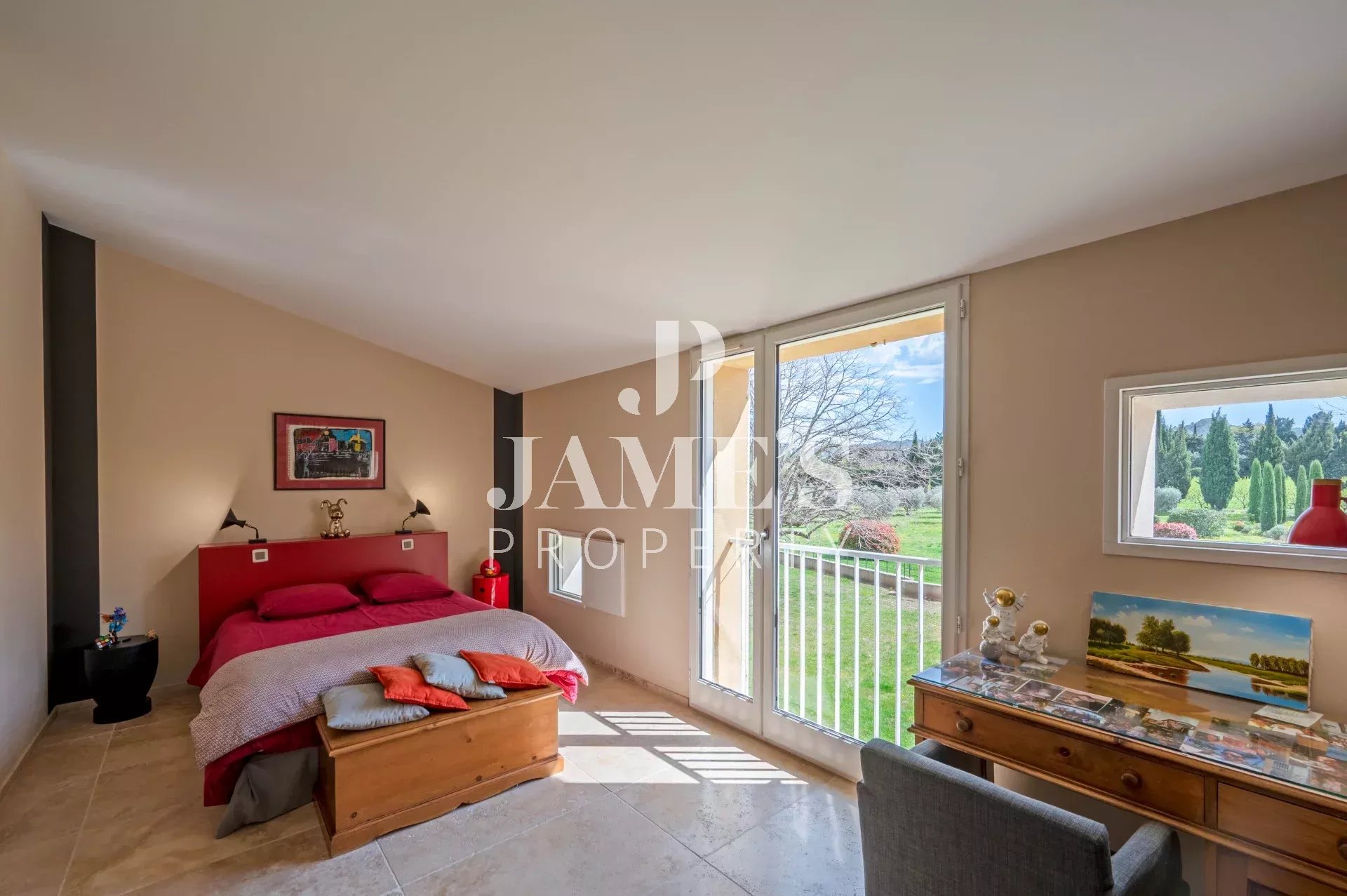 Photo 11 — JAME'S PROPERTY