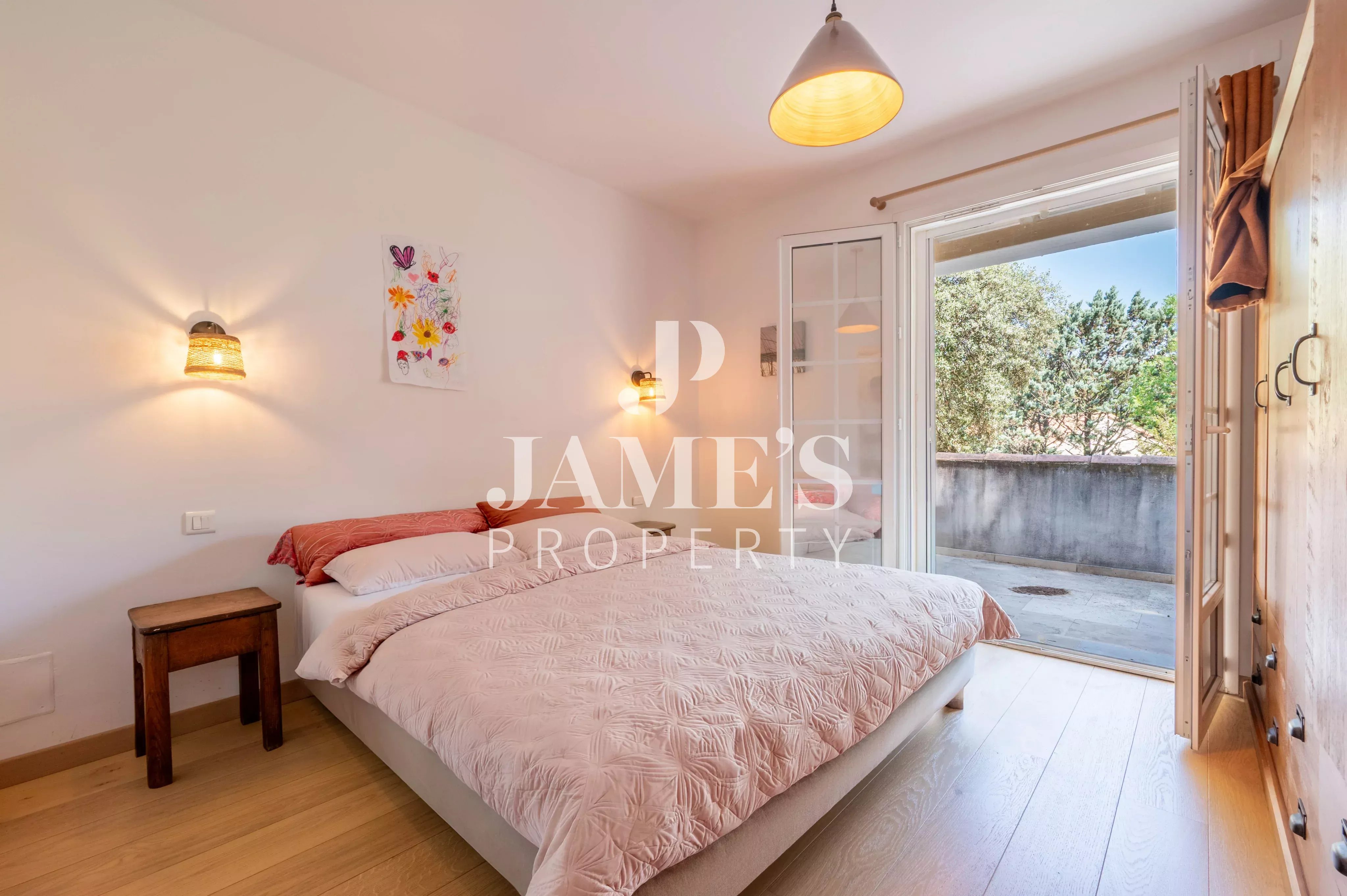 Photo 5 — JAME'S PROPERTY
