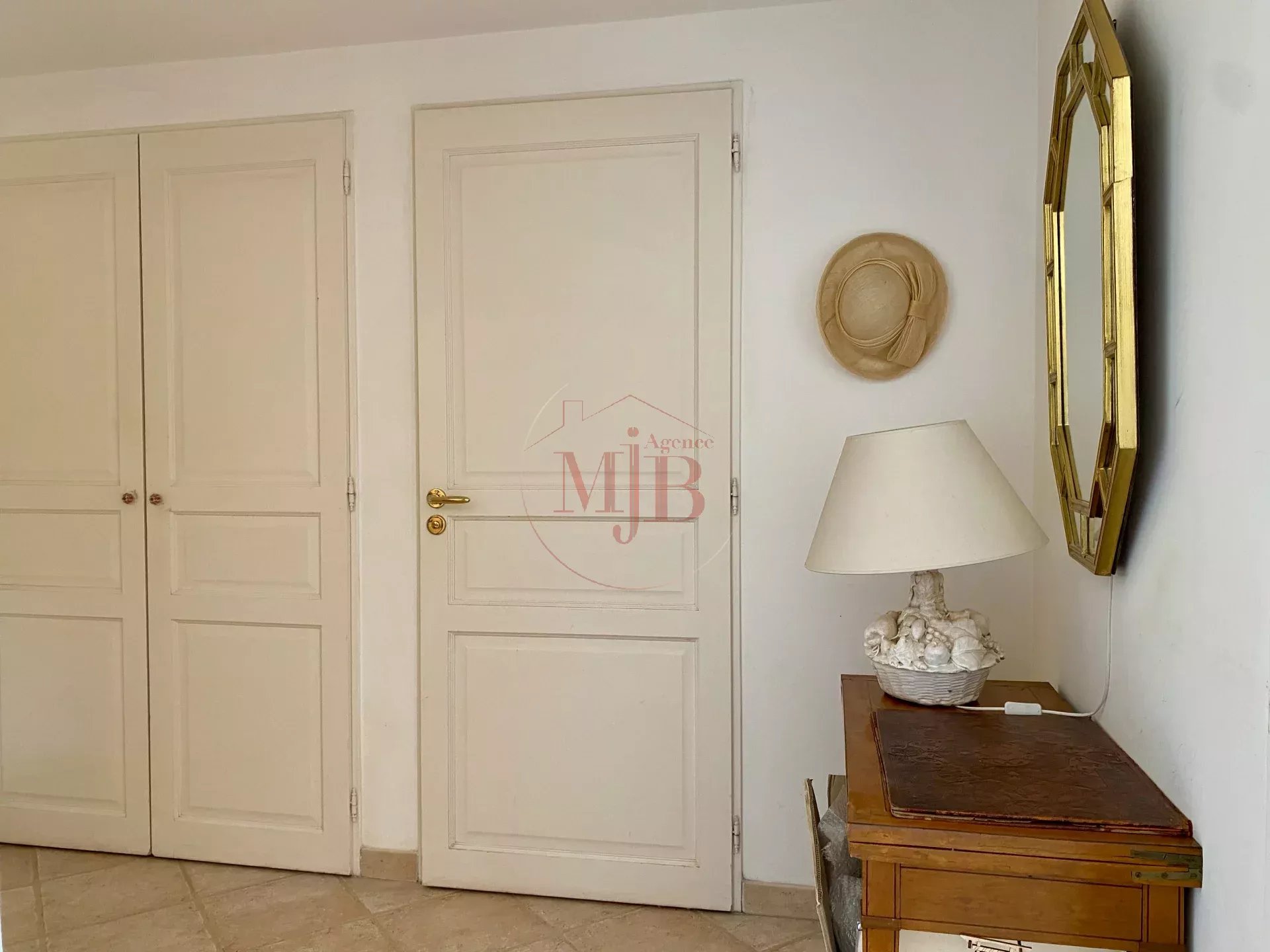 Photo 26 — Agence M.J.B
