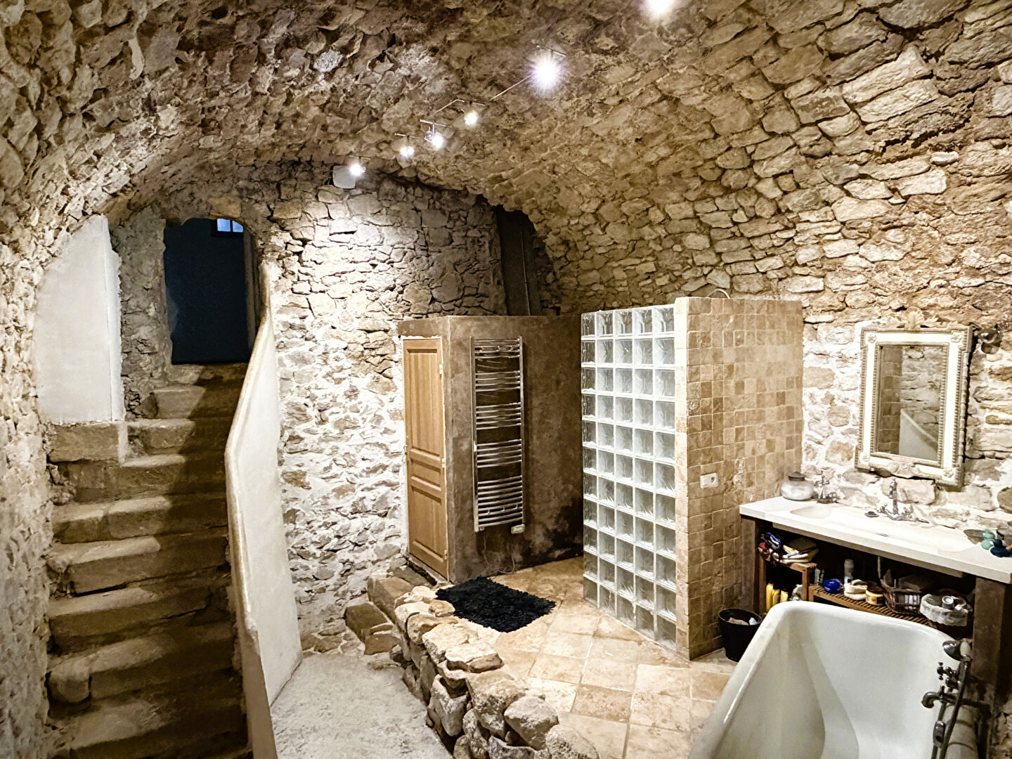 Photo 9 — Votre Maison Jouques