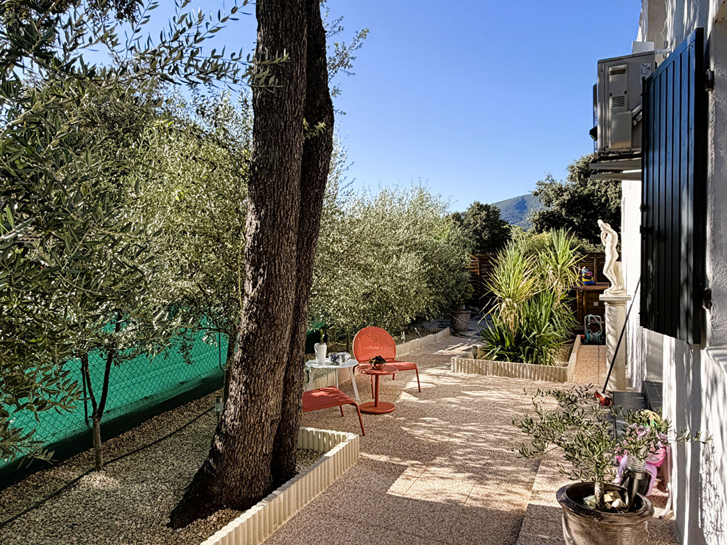Photo 5 — Votre Maison Jouques