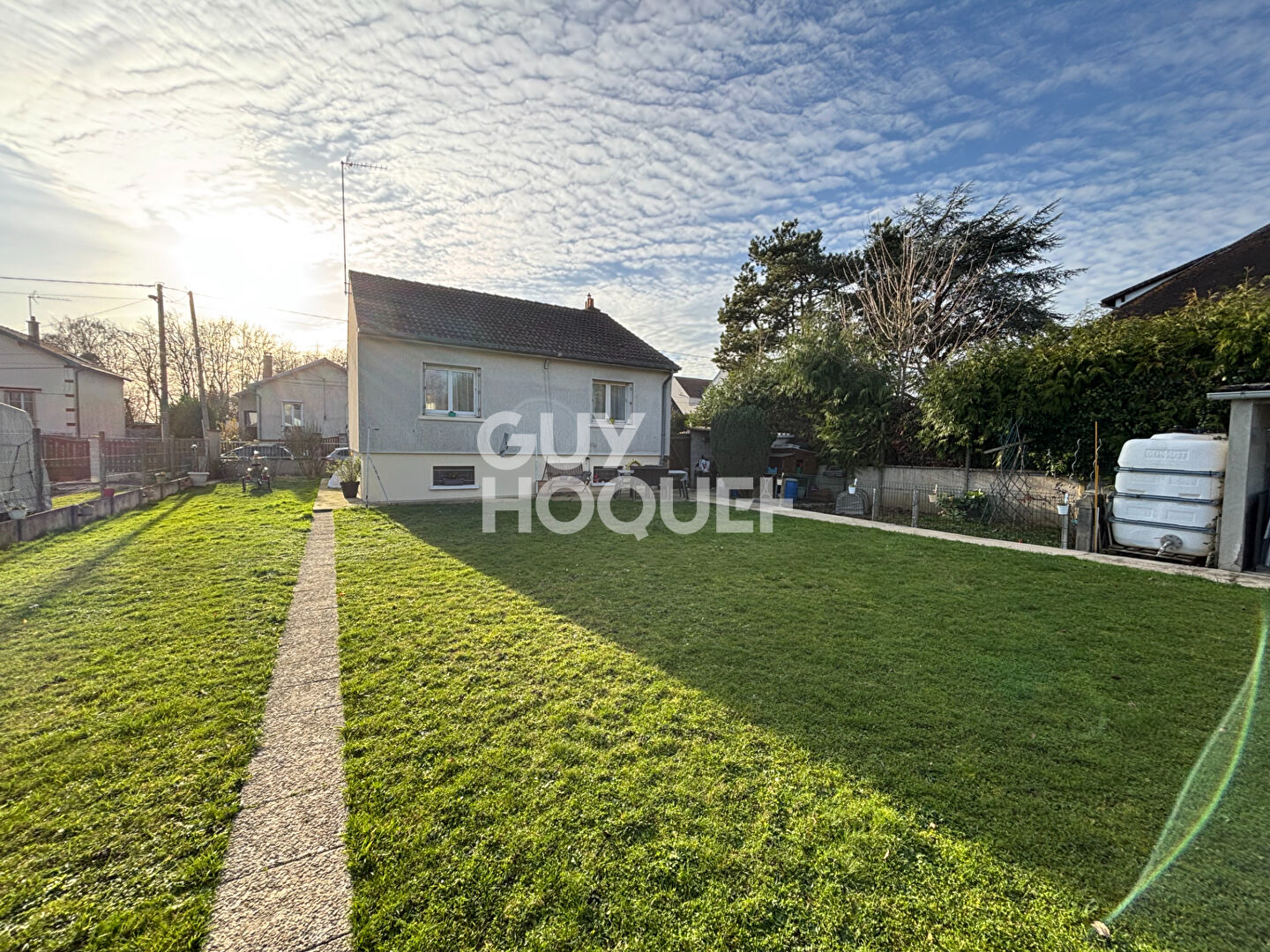 Photo 5 — GUY HOQUET GRETZ