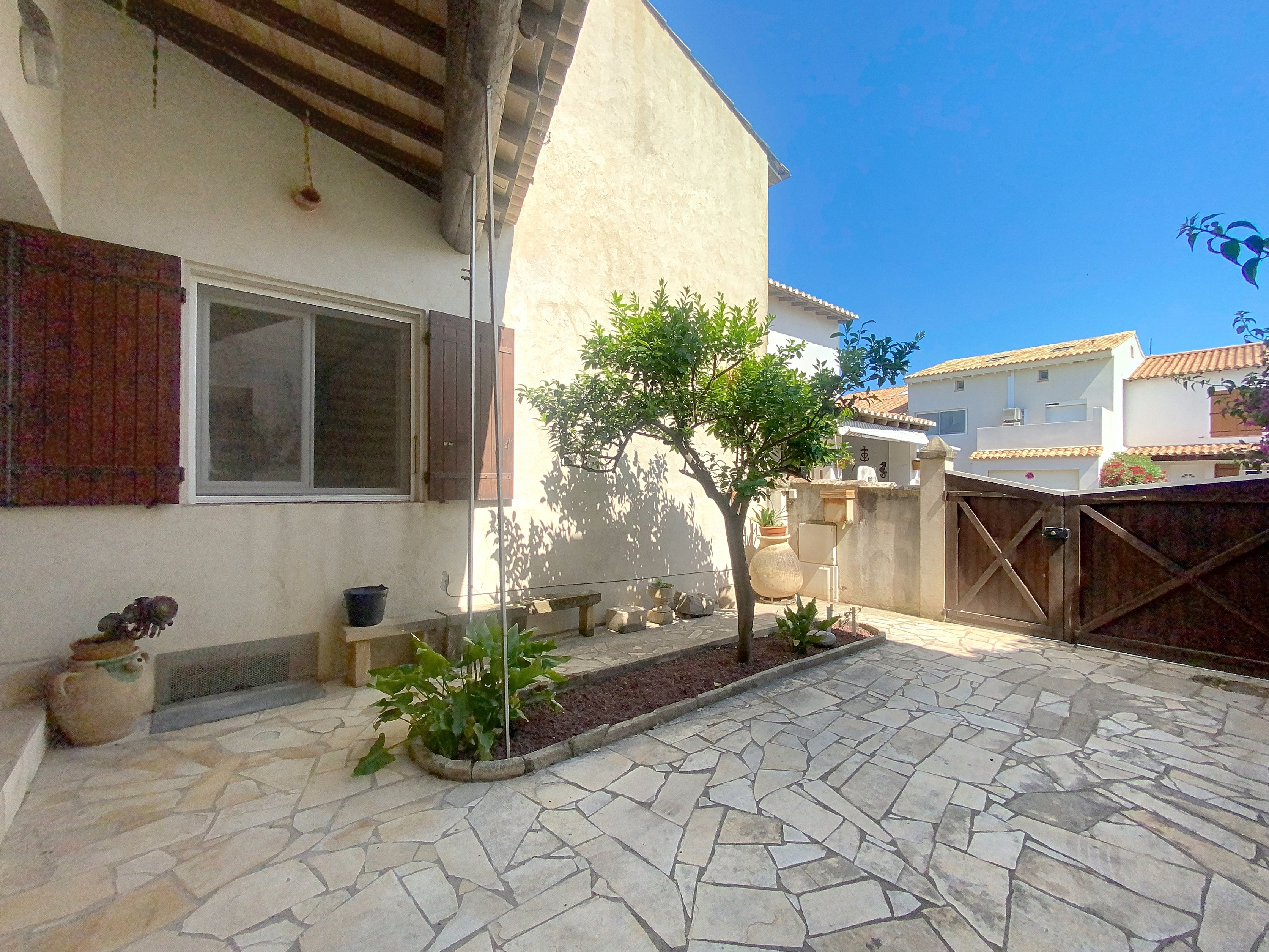 Photo 3 — CAMARGUE IMMOBILIER