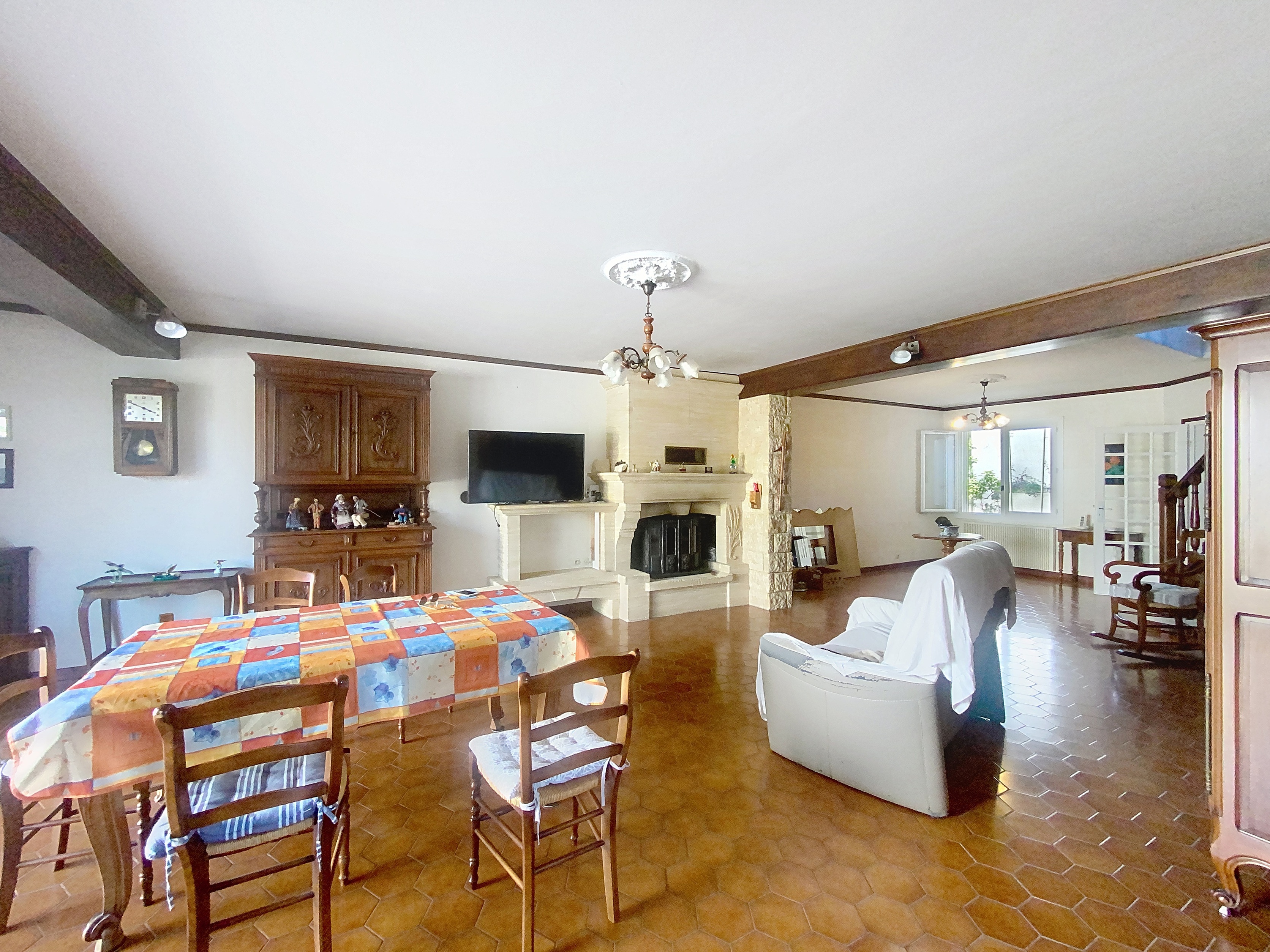 Photo 2 — CAMARGUE IMMOBILIER