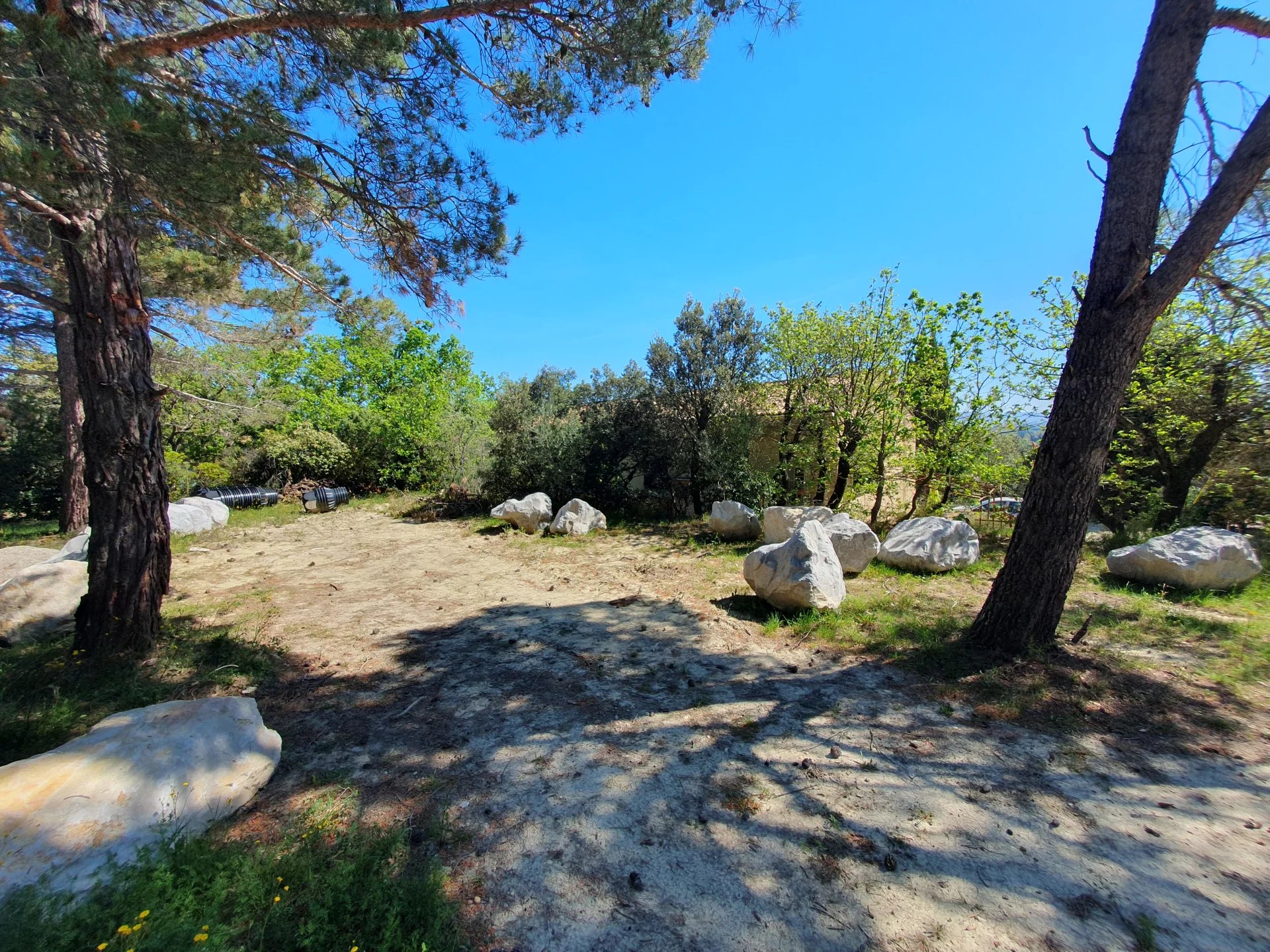 Photo 2 — ENTRE ALPILLES ET LUBERON