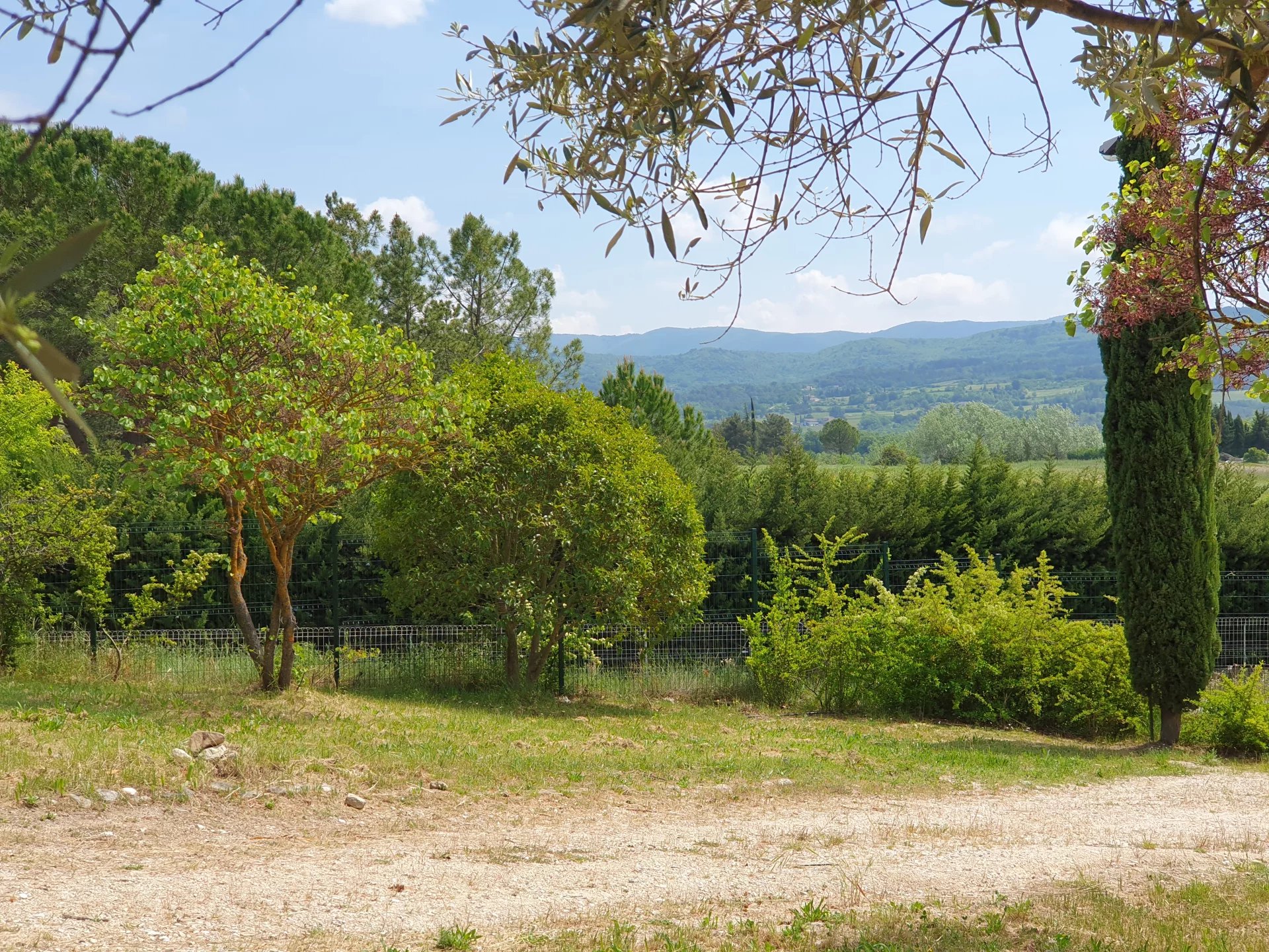 Photo 3 — ENTRE ALPILLES ET LUBERON