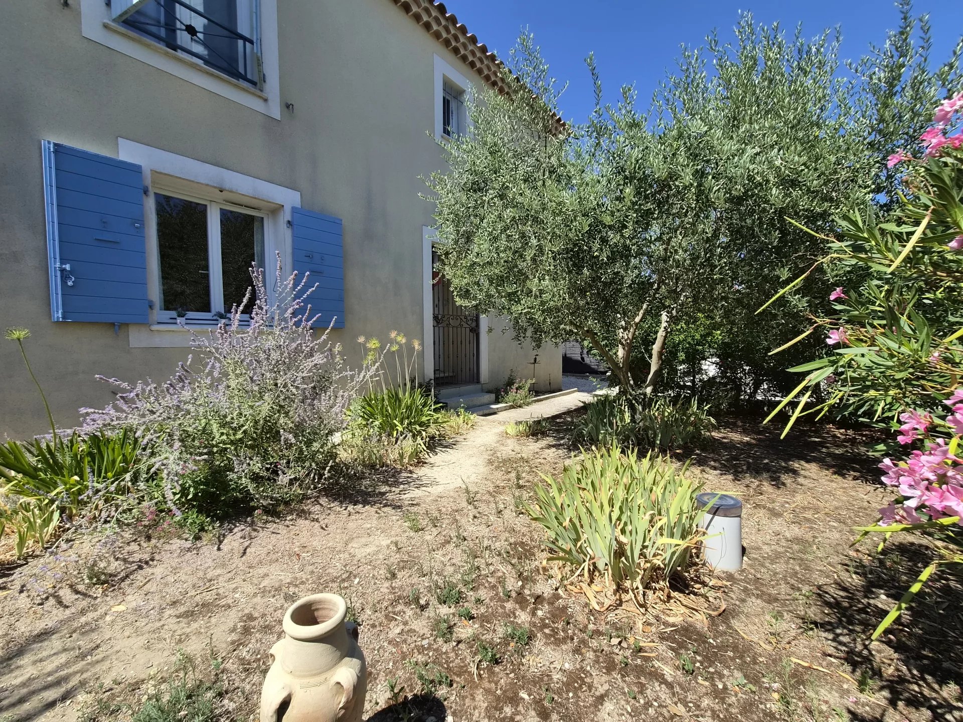 Photo 3 — ENTRE ALPILLES ET LUBERON