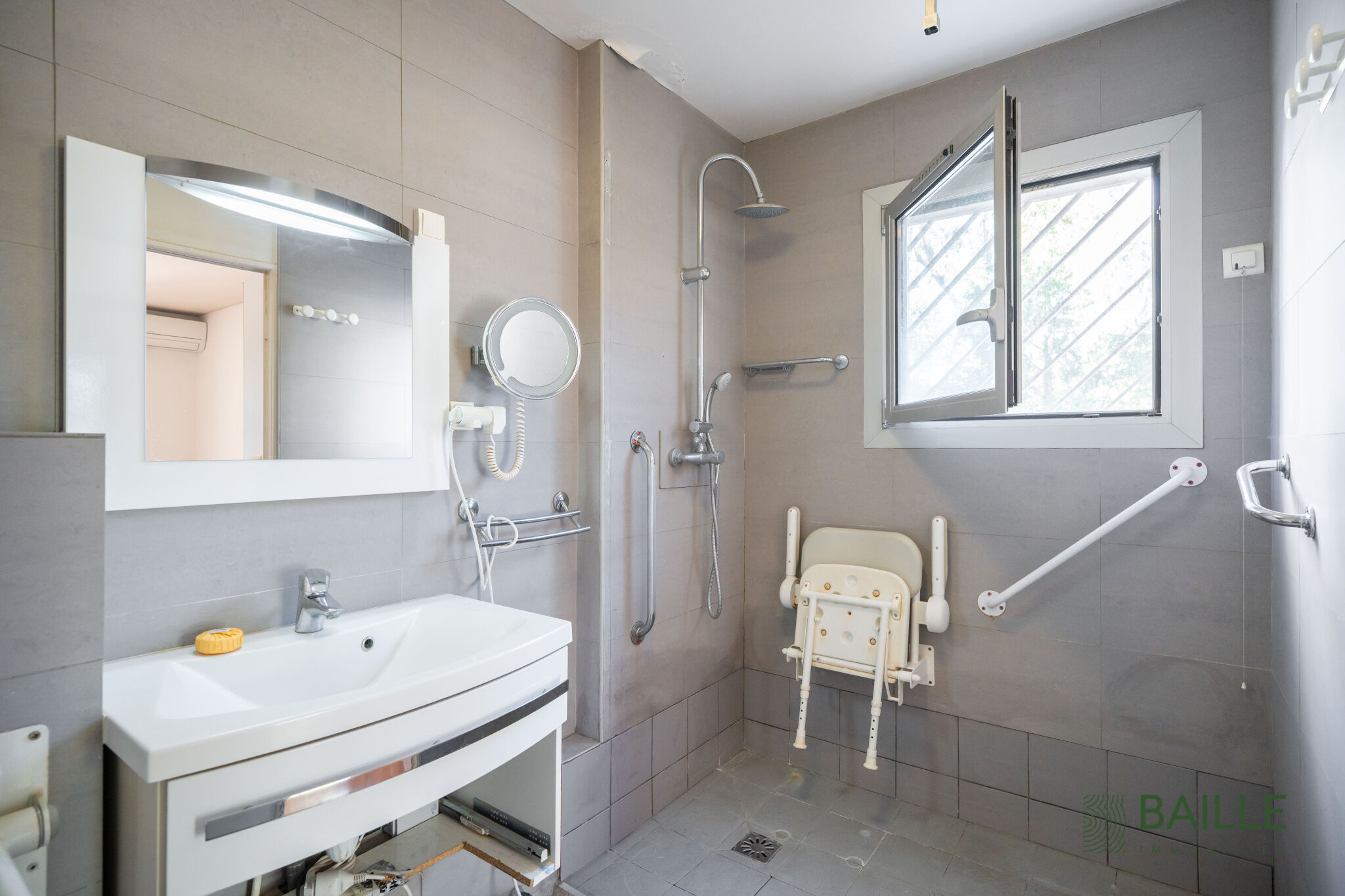 Photo 7 — BAILLE IMMOBILIER
