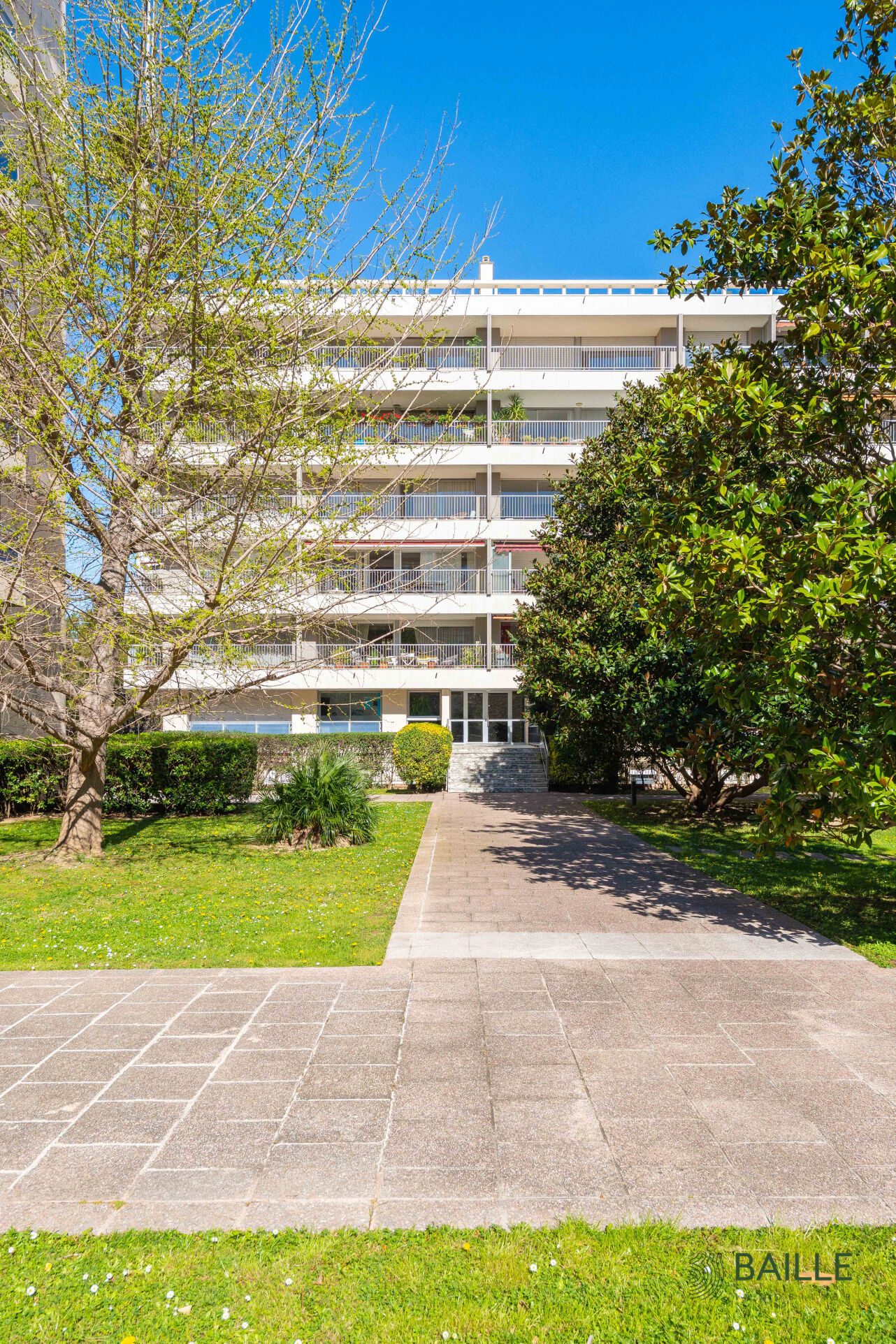 Photo 2 — BAILLE IMMOBILIER