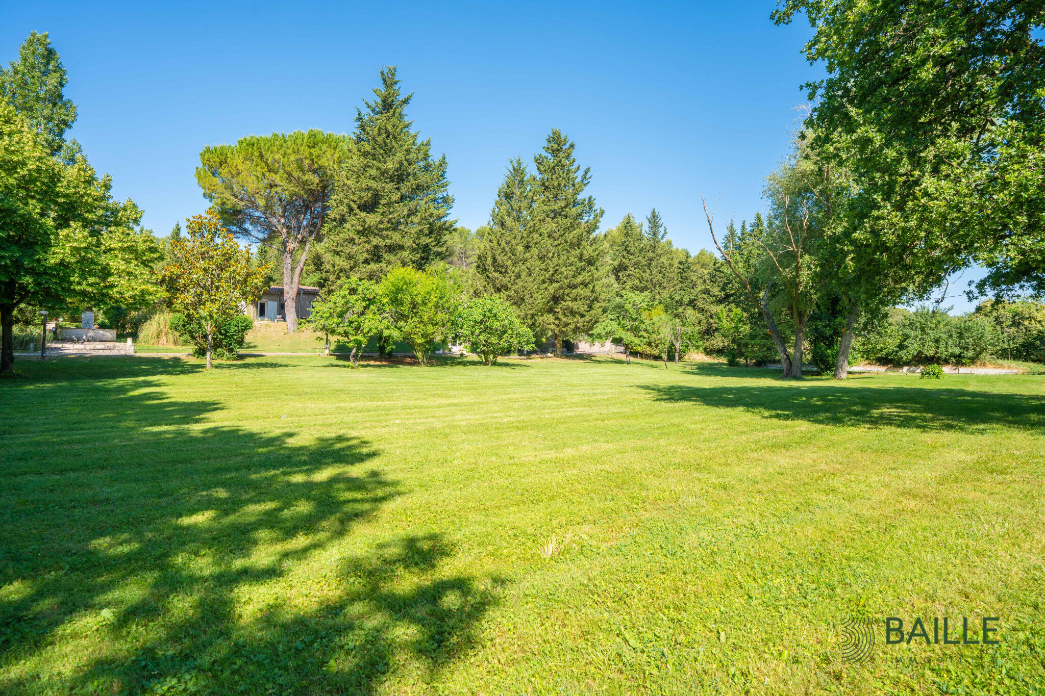 Photo 2 — BAILLE IMMOBILIER