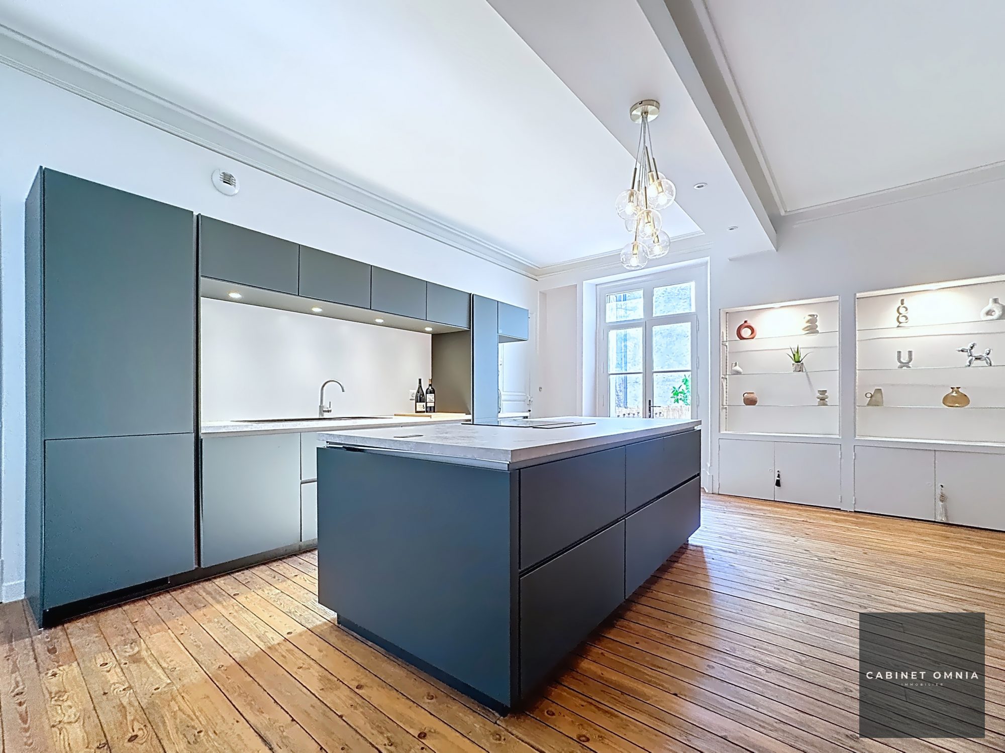 Photo 6 — Cabinet OMNIA