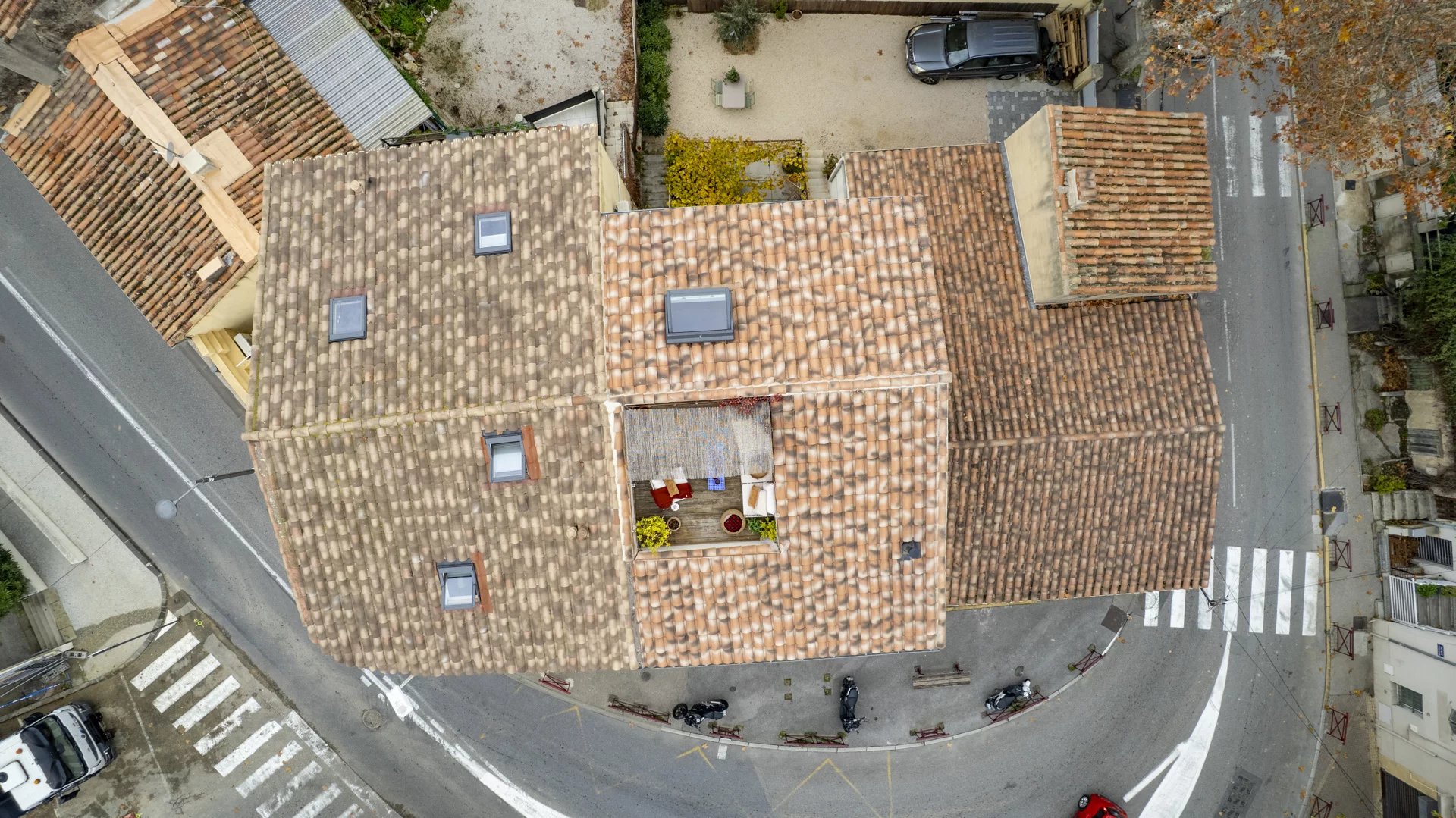 Photo 2 — PRIOR LUXURY HOUSE