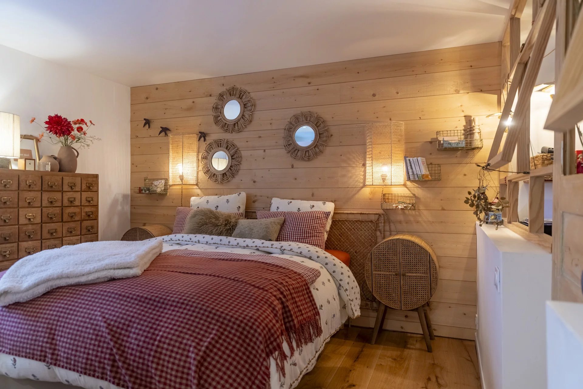 Photo 11 — PRIOR LUXURY HOUSE