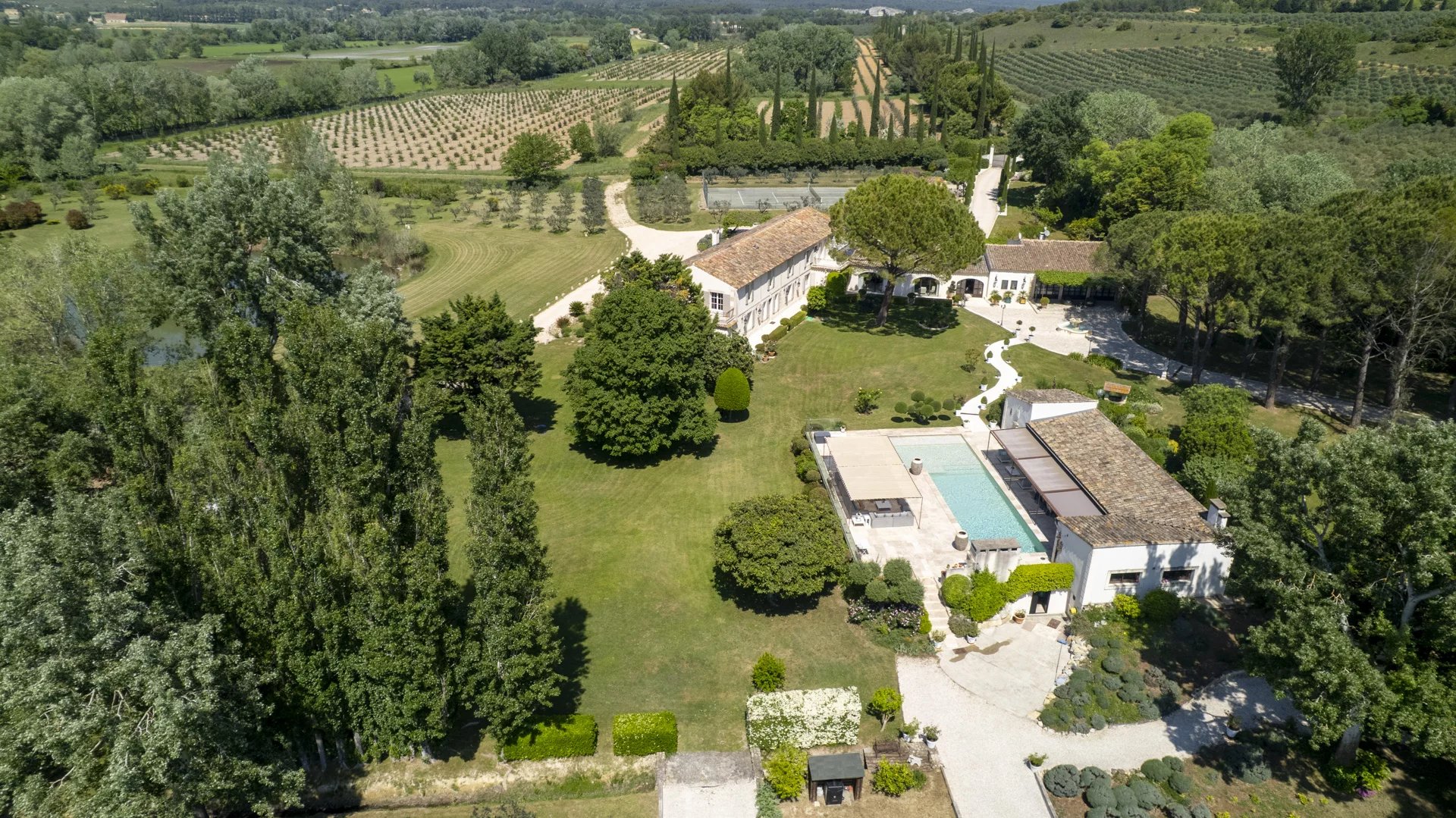 Photo 3 — PRIOR LUXURY HOUSE
