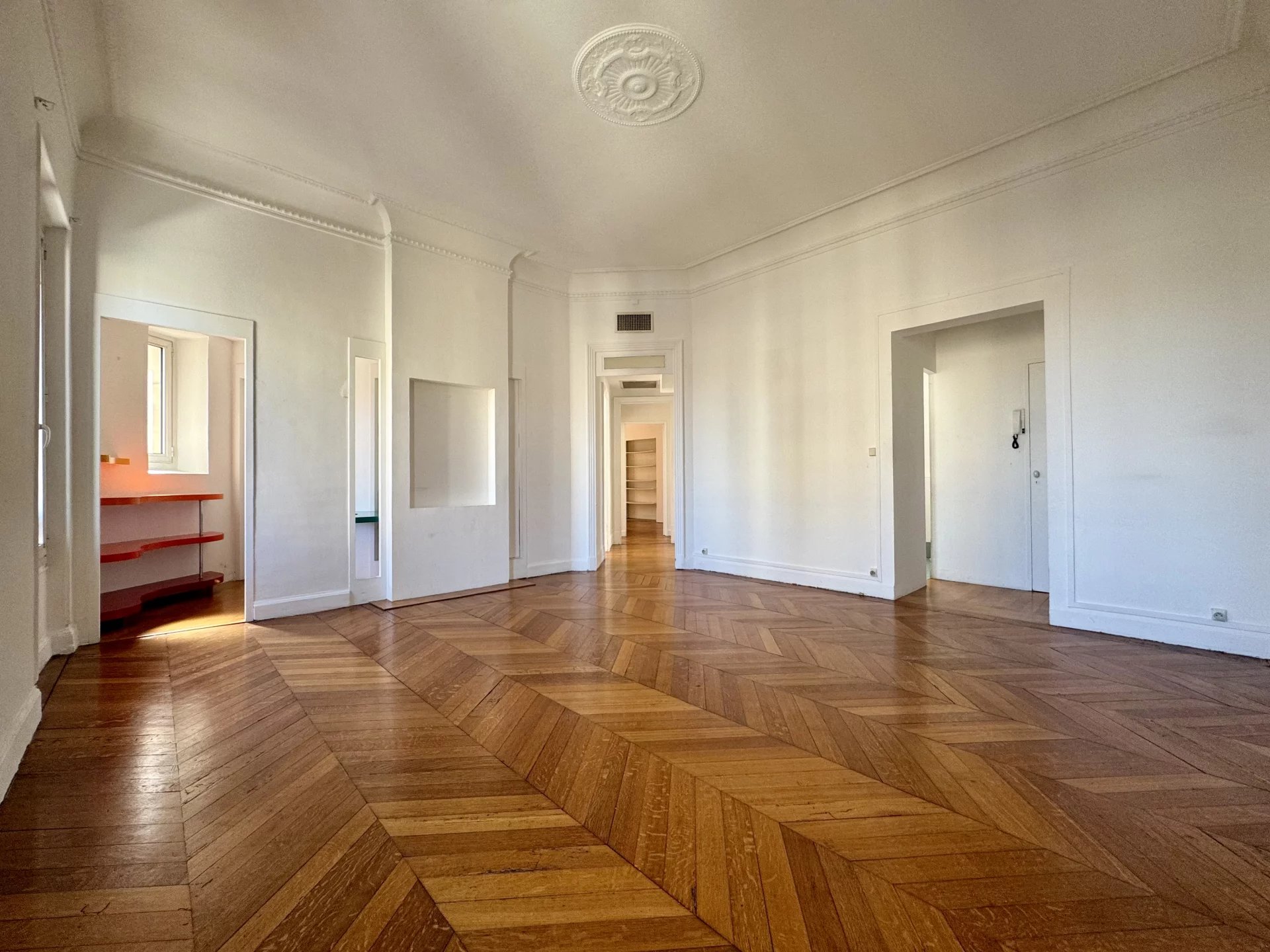 Photo 3 — PRIOR LUXURY HOUSE